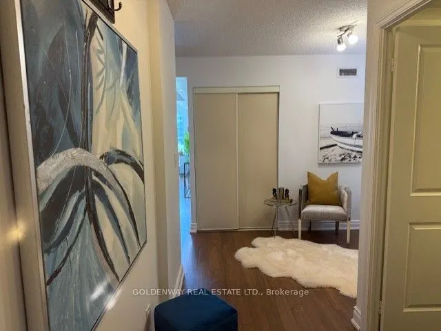 233 South Park Road, #501