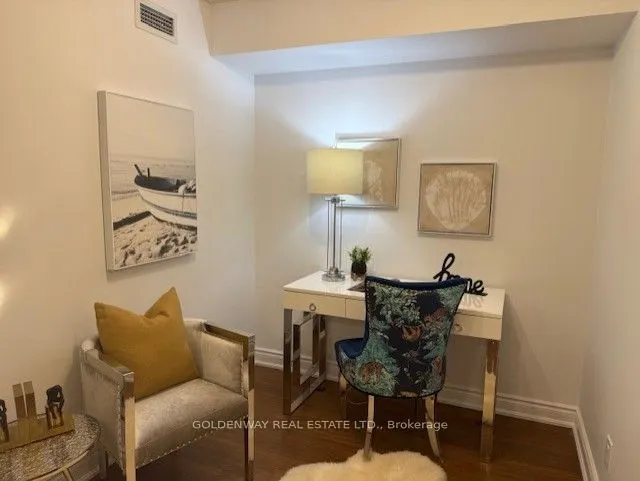 233 South Park Road, #501