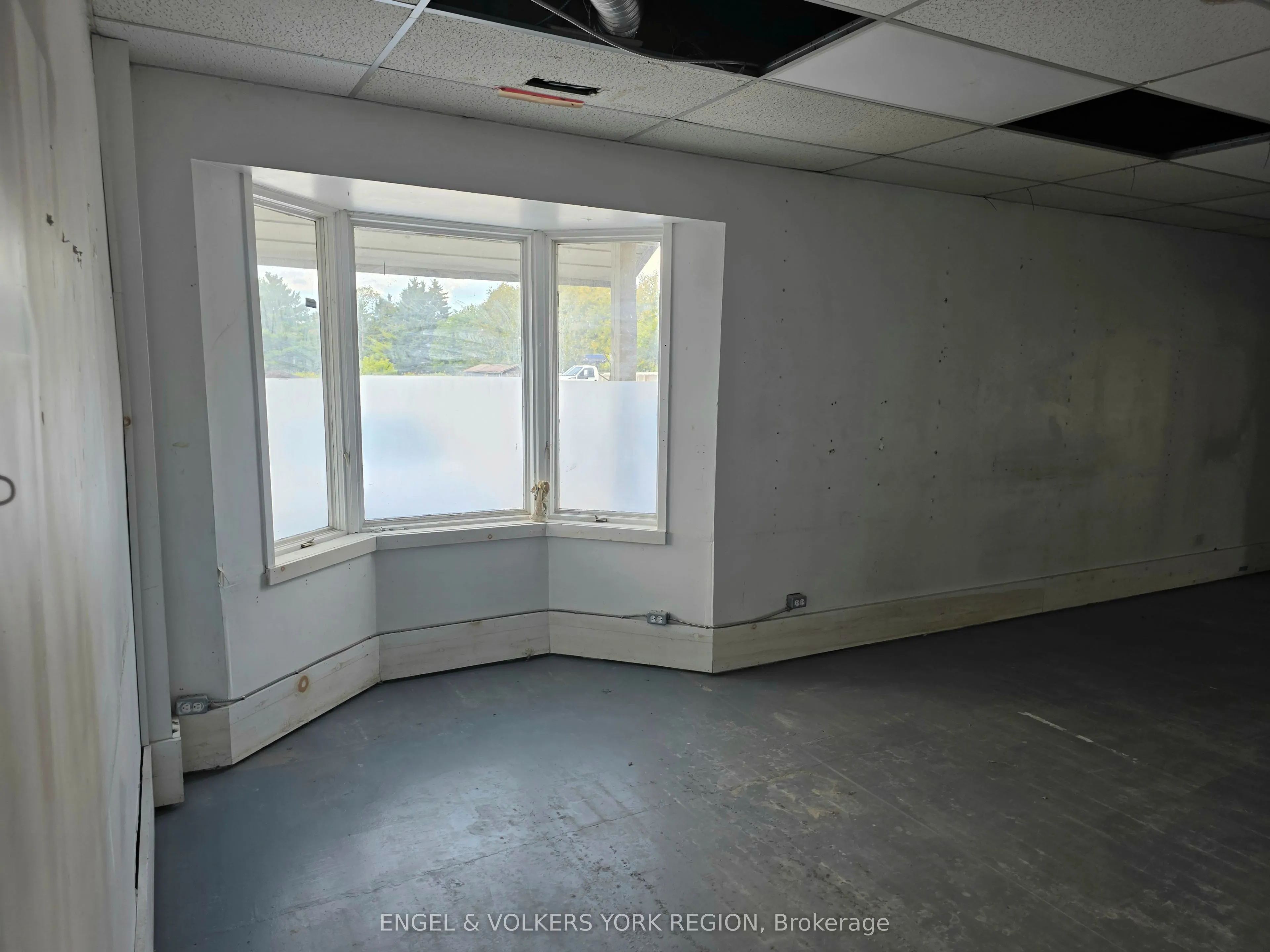 1344 Wellington Street W, ##6