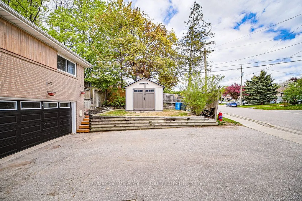 689 Sunnypoint Drive