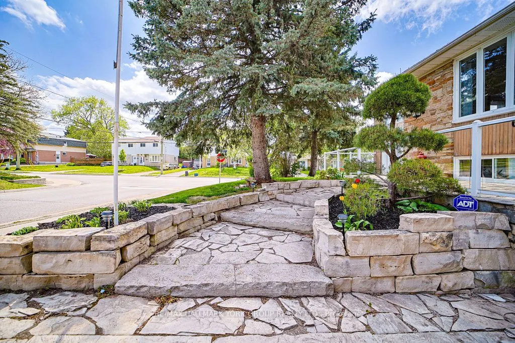 689 Sunnypoint Drive