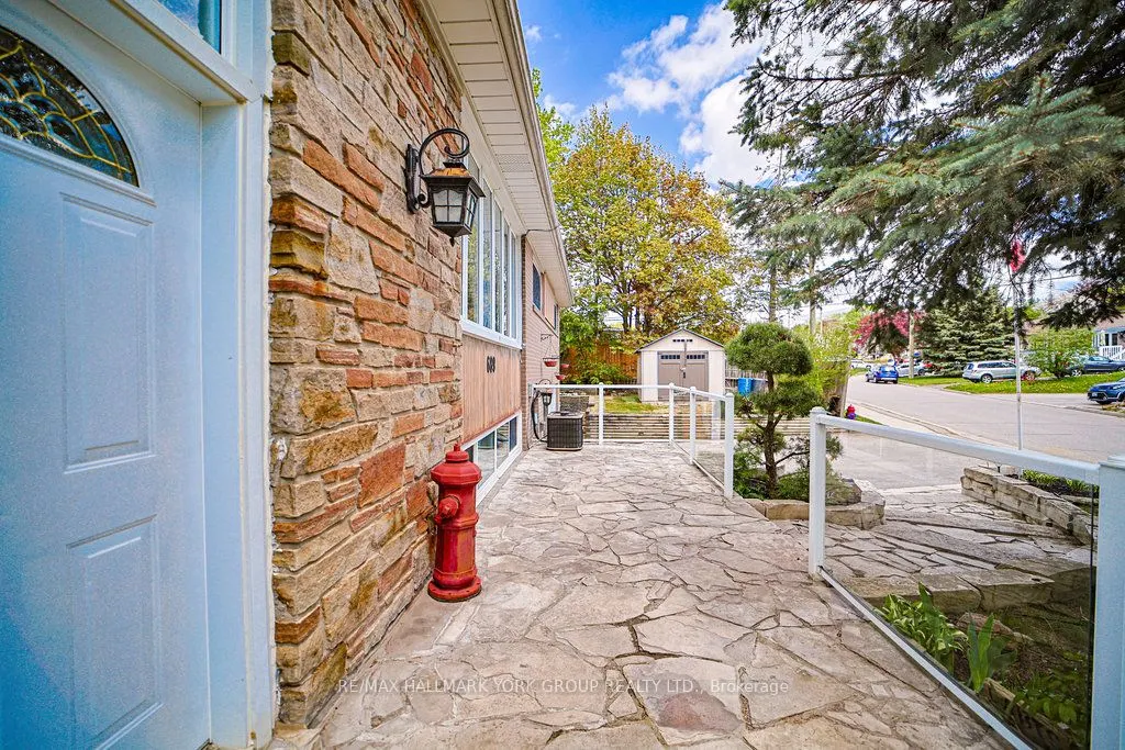 689 Sunnypoint Drive