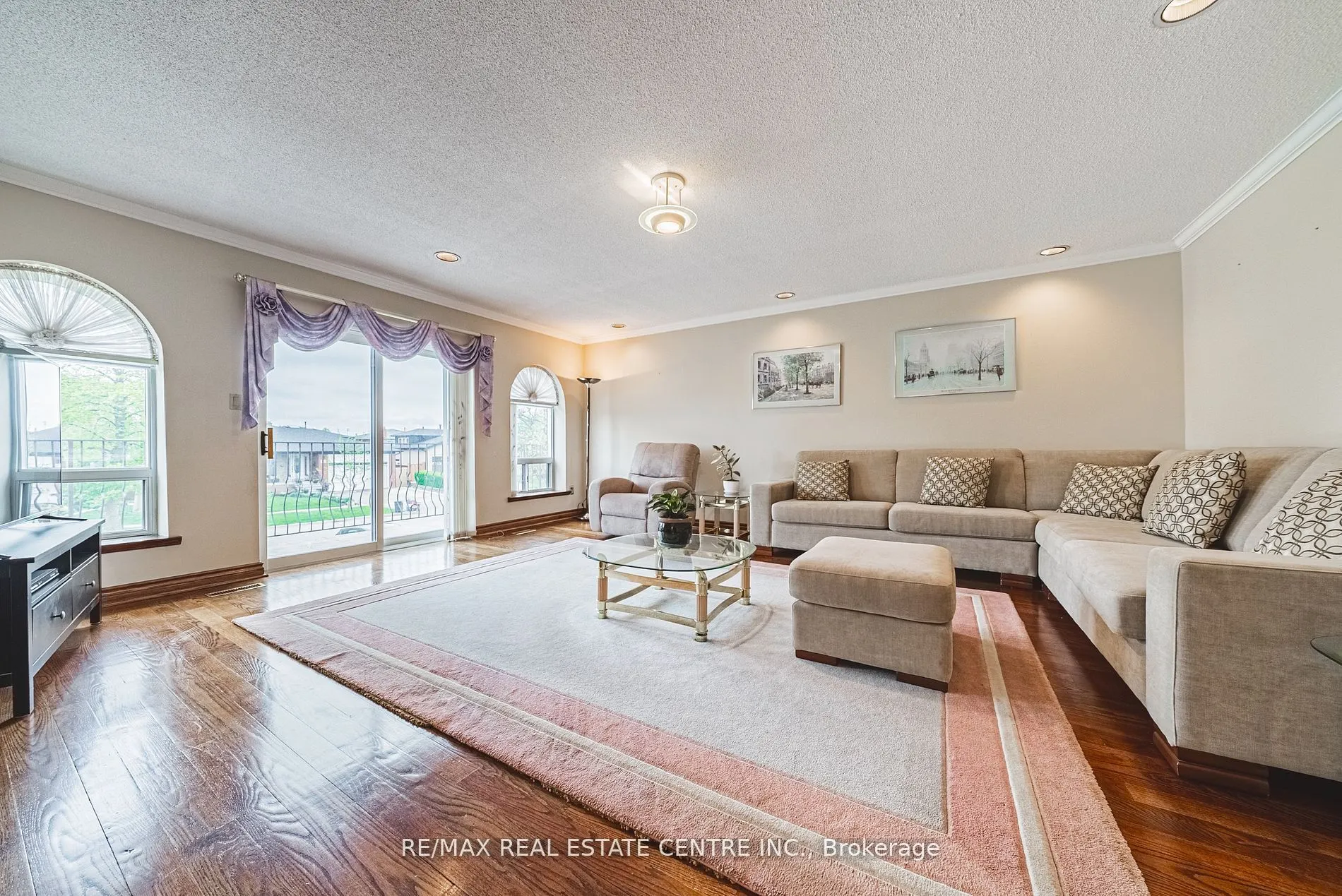 665 Woodbridge Avenue