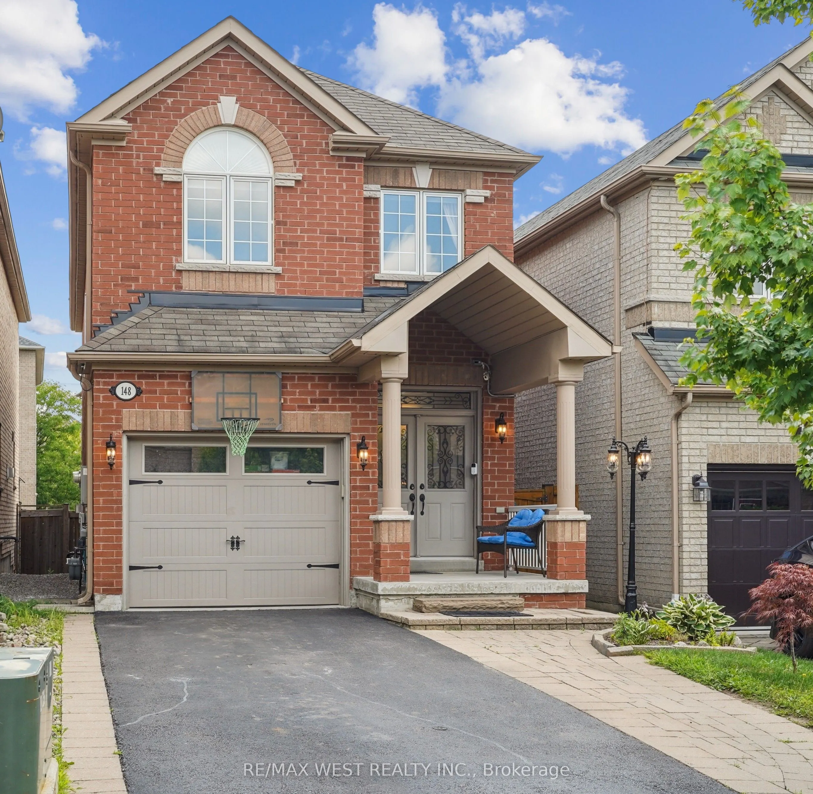 148 Chayna Crescent