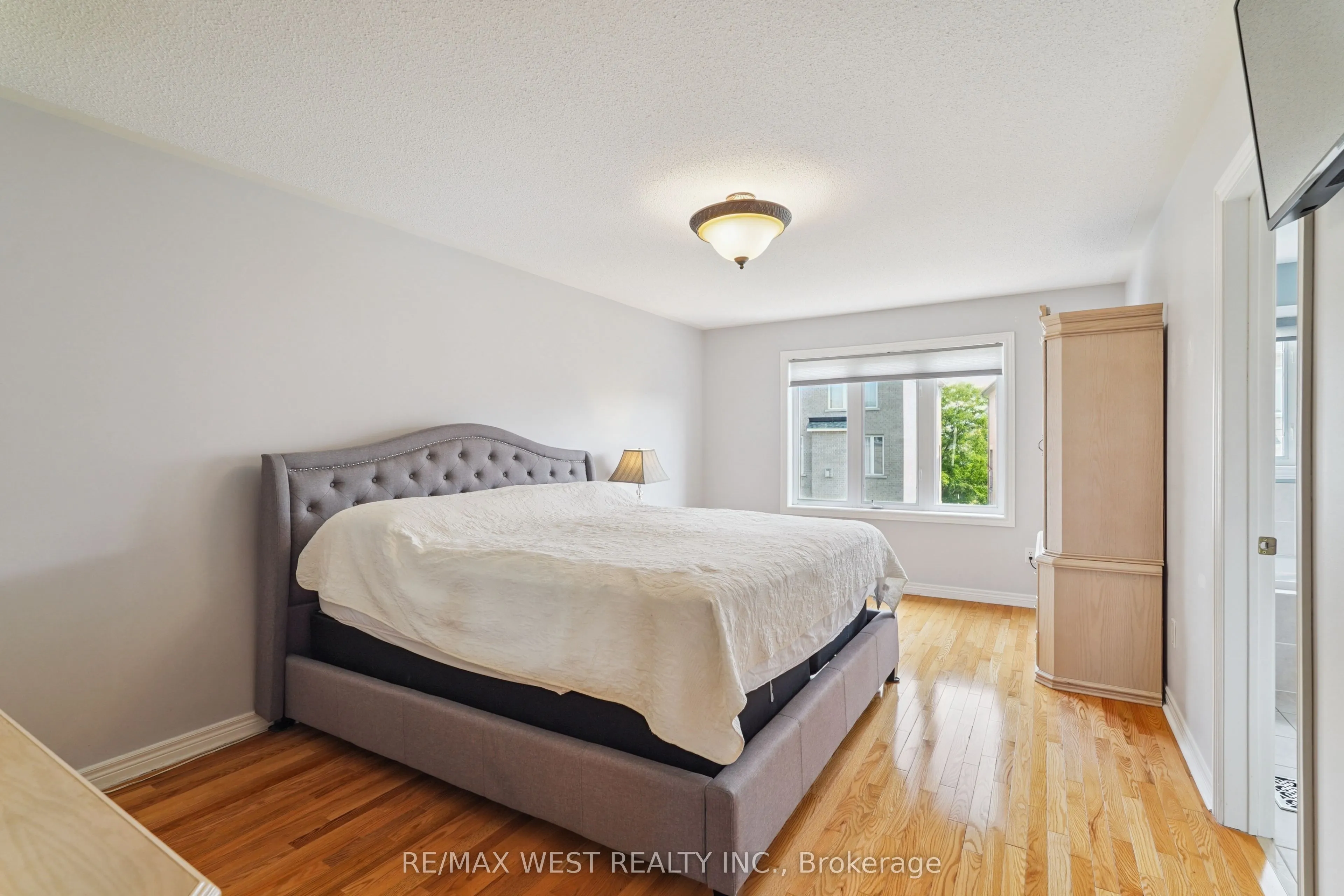 148 Chayna Crescent