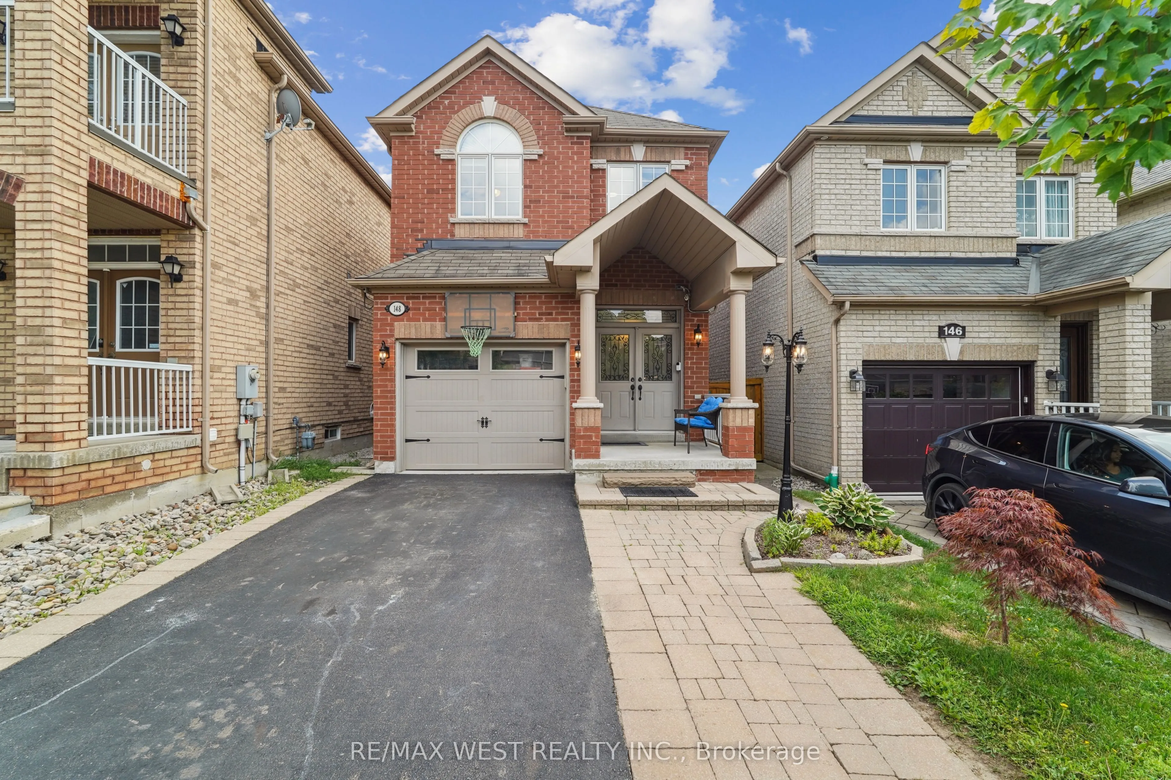 148 Chayna Crescent