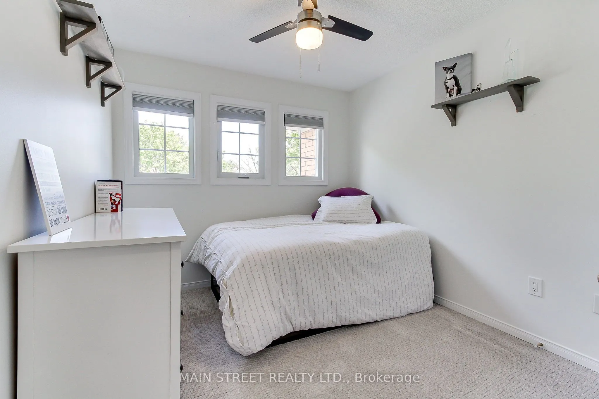 228 Warner Crescent