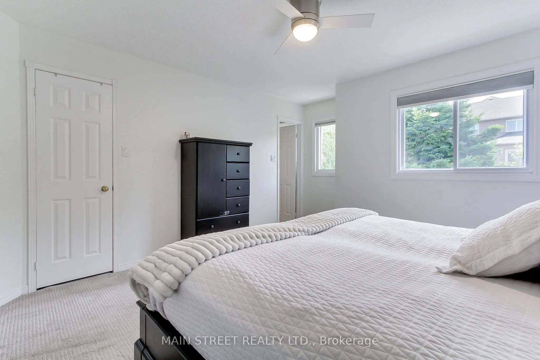 228 Warner Crescent