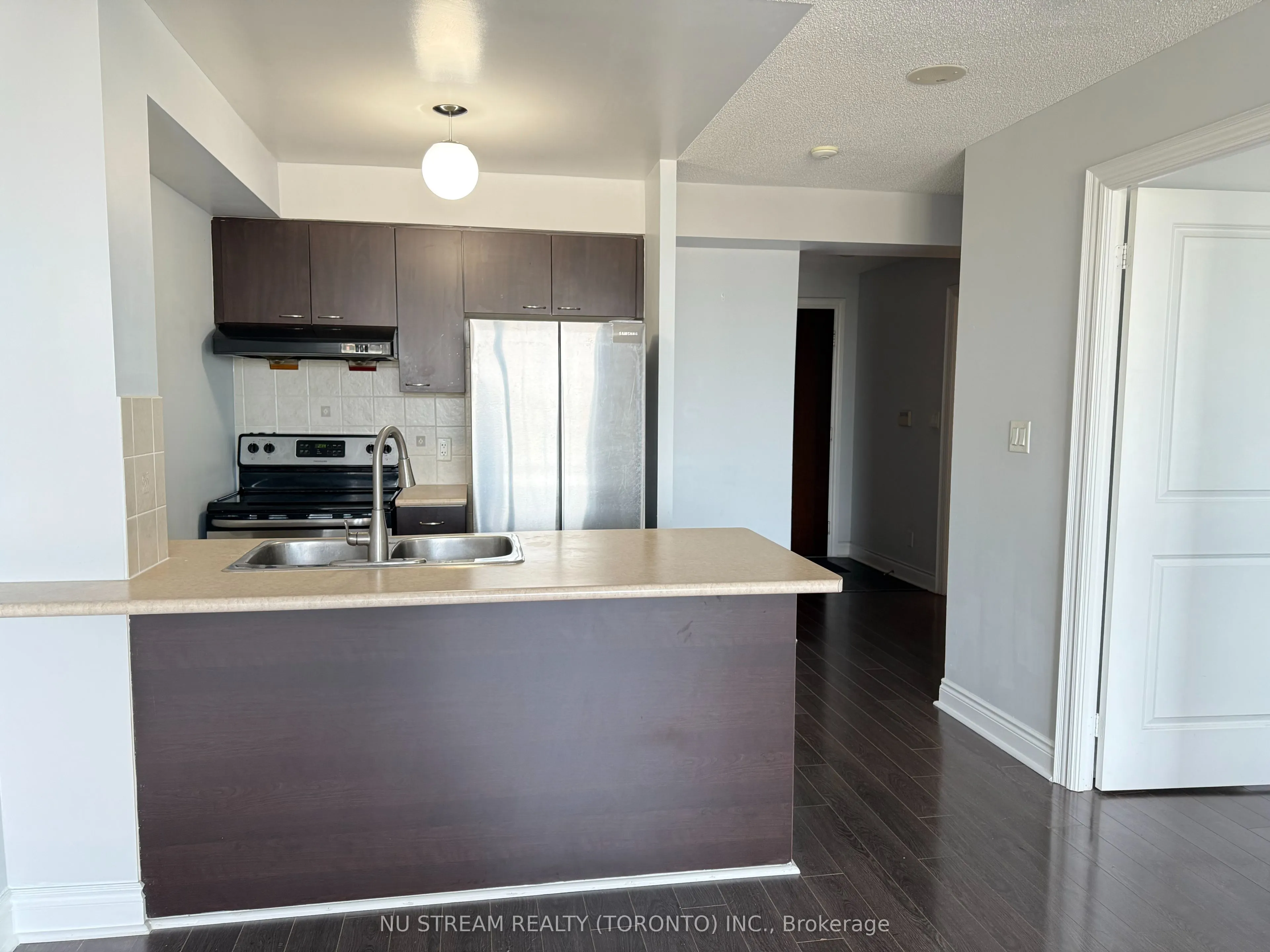 88 Times Avenue, #915