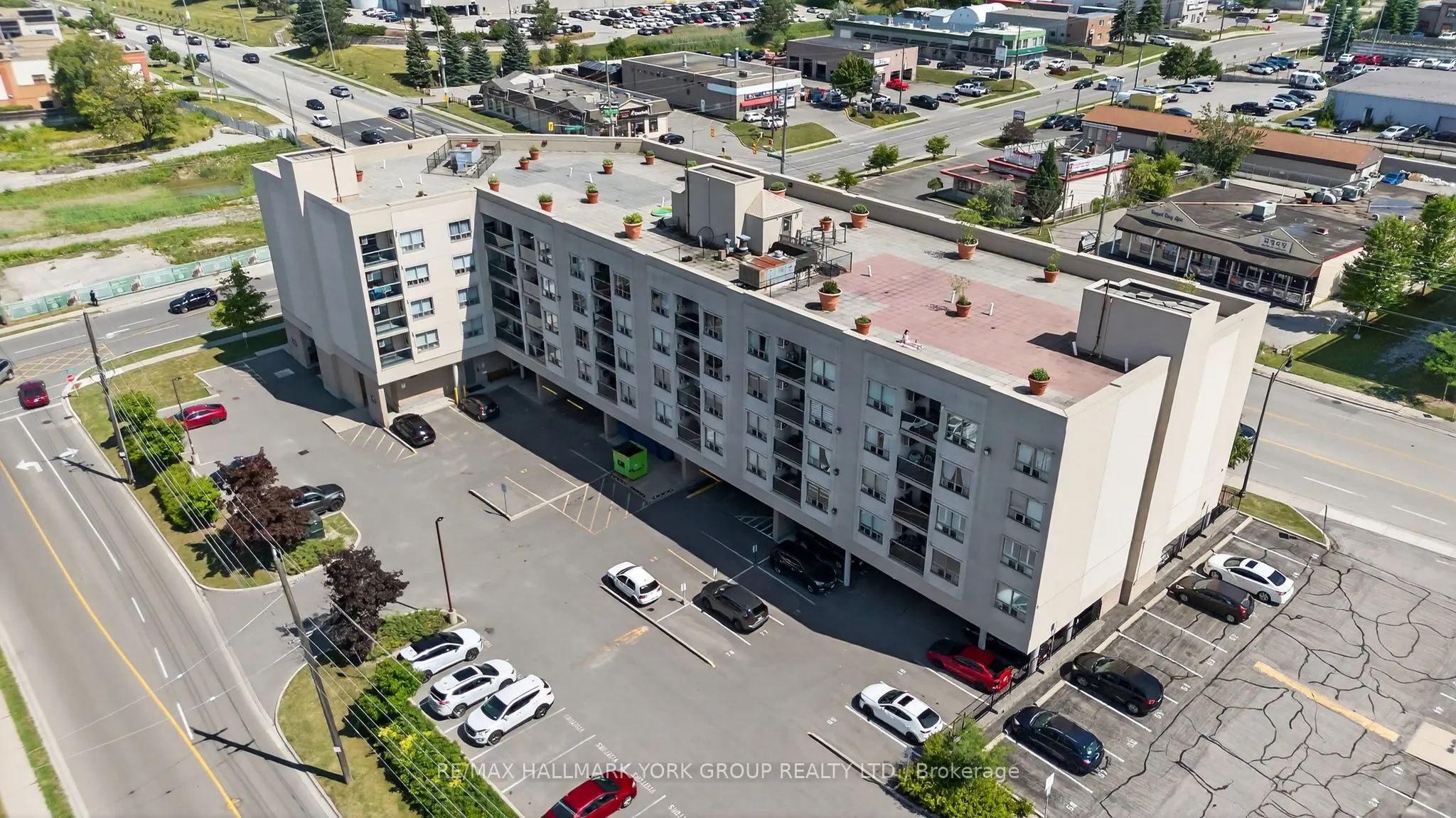 160 Wellington Street E, #210