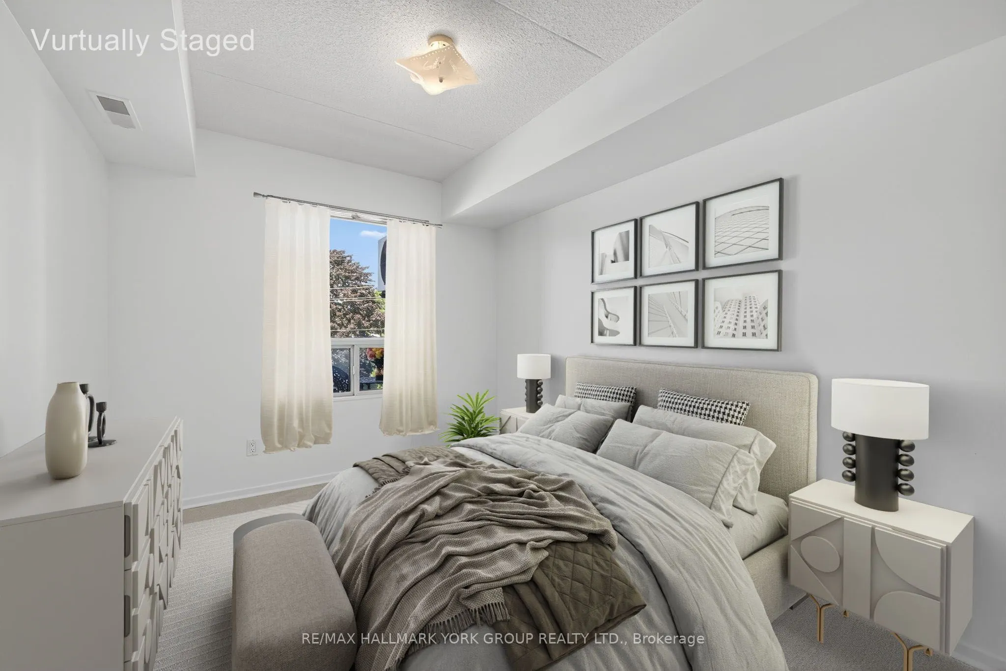 160 Wellington Street E, #210
