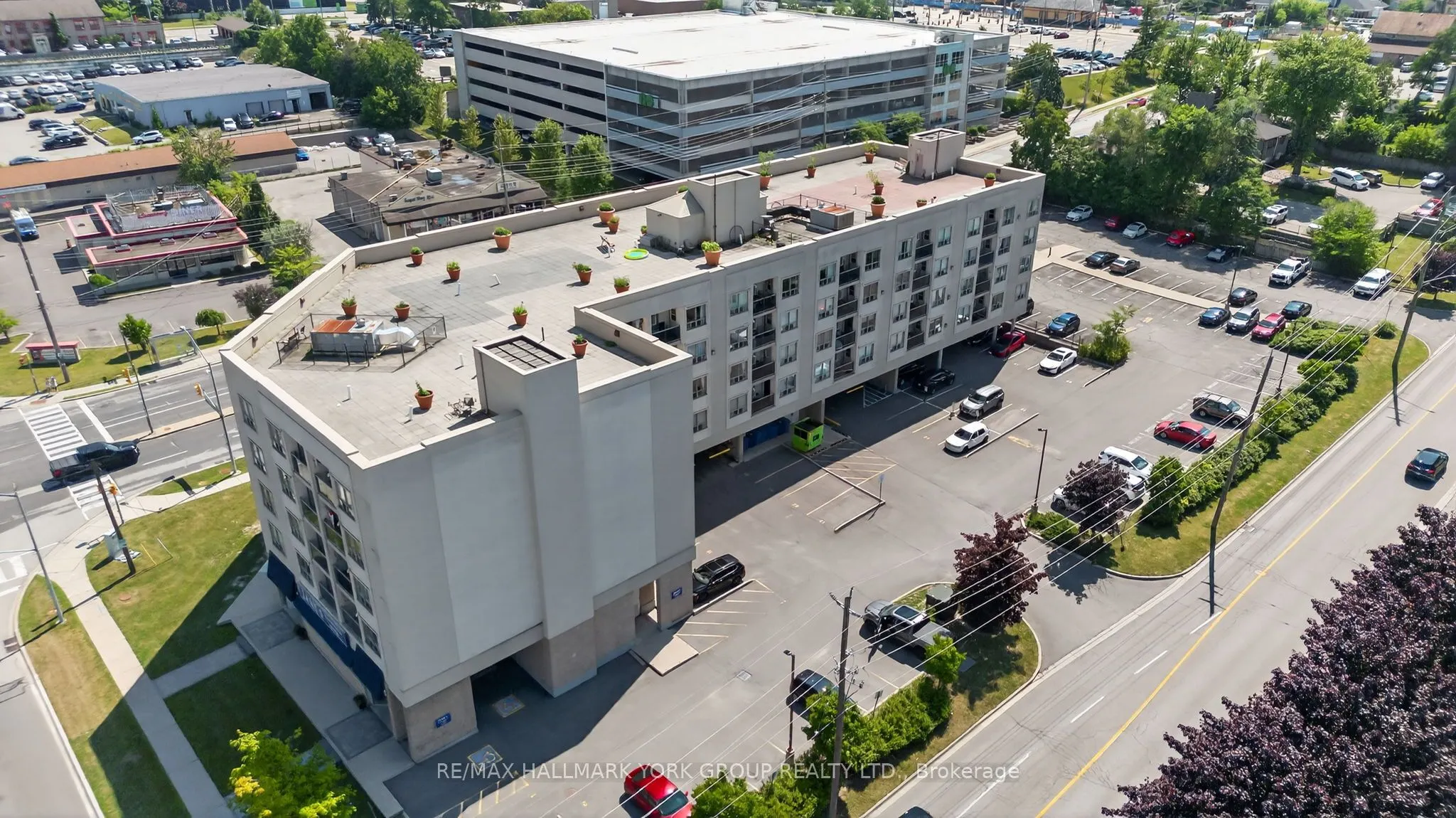 160 Wellington Street E, #210