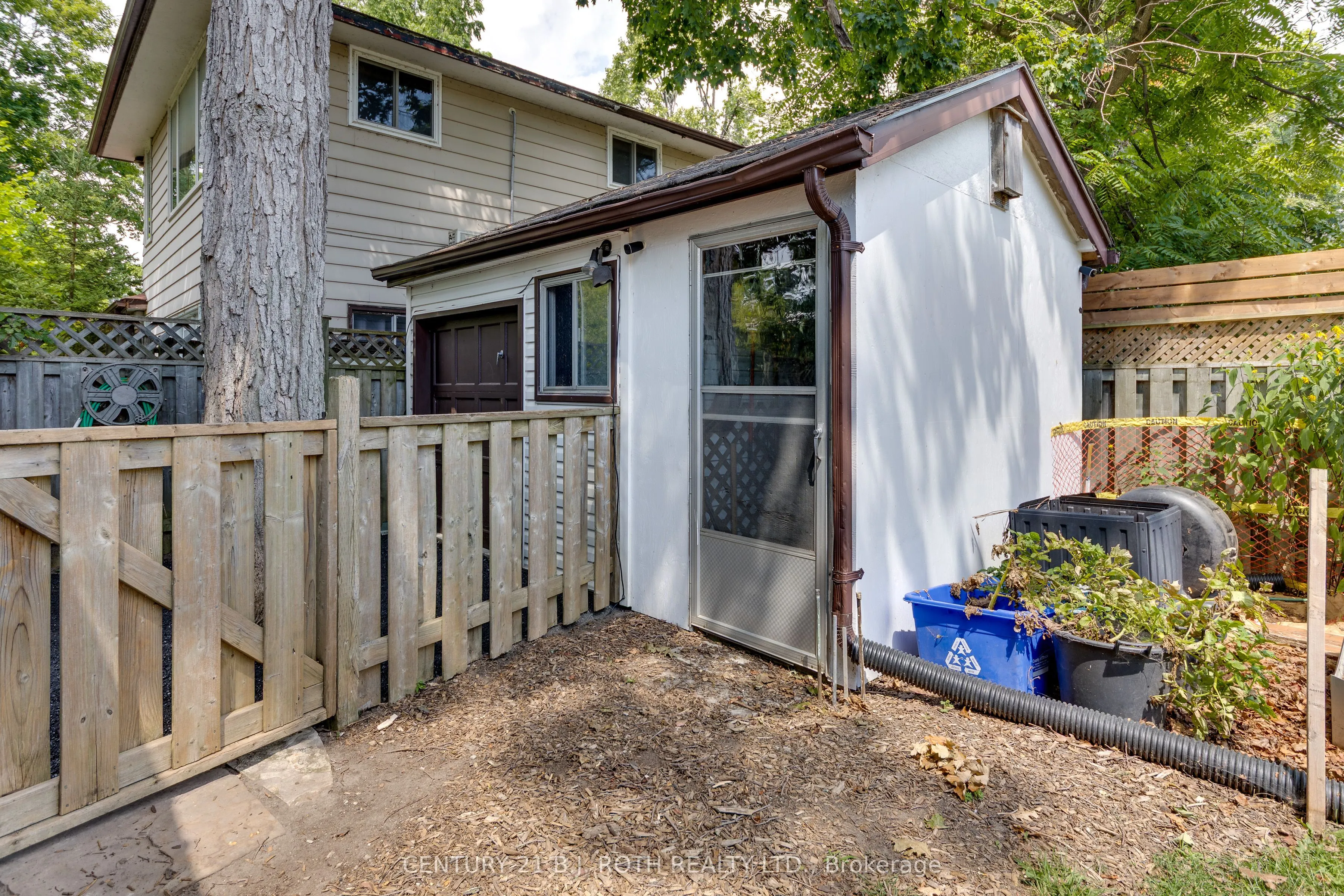 3929 Alderly Avenue