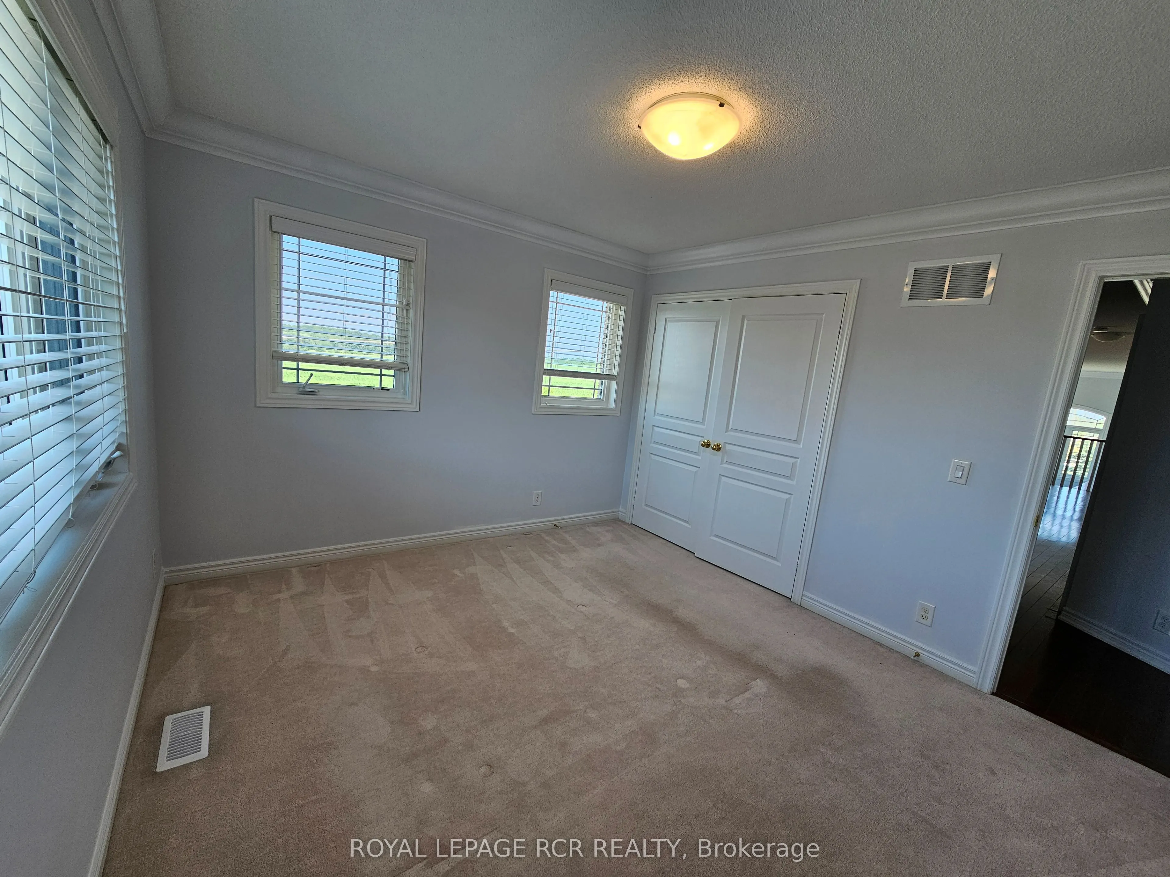 40 Thatcher Crescent