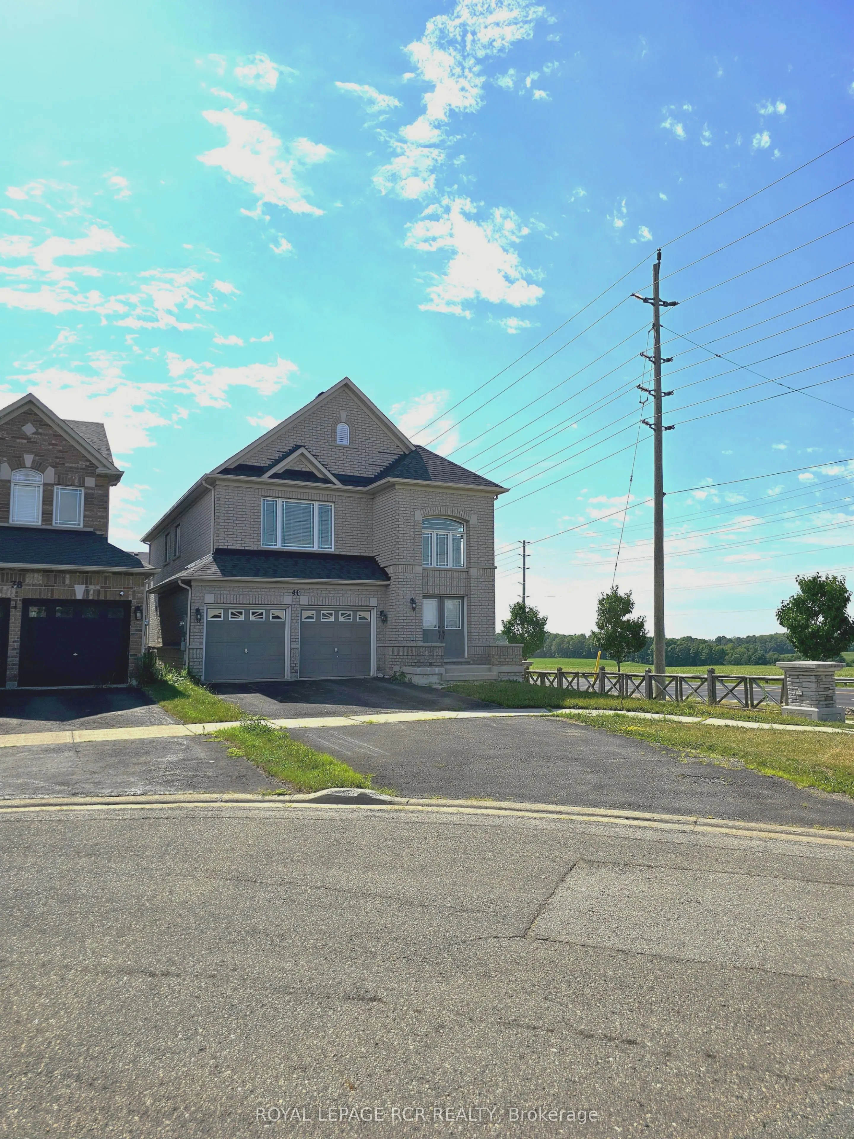 40 Thatcher Crescent