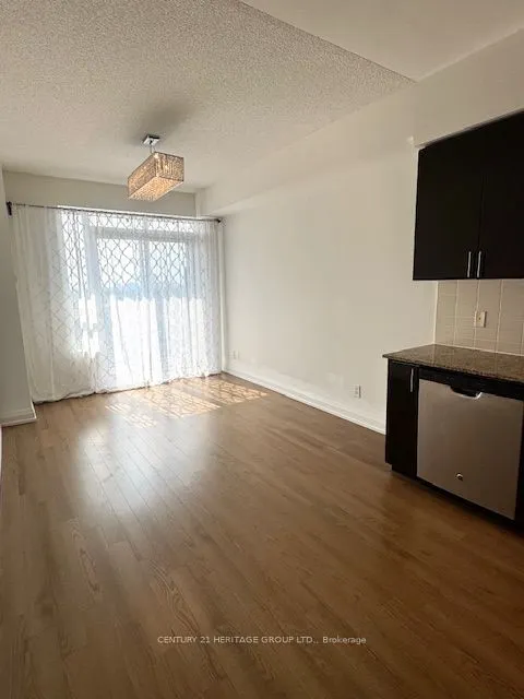 7161 Yonge Street, #718