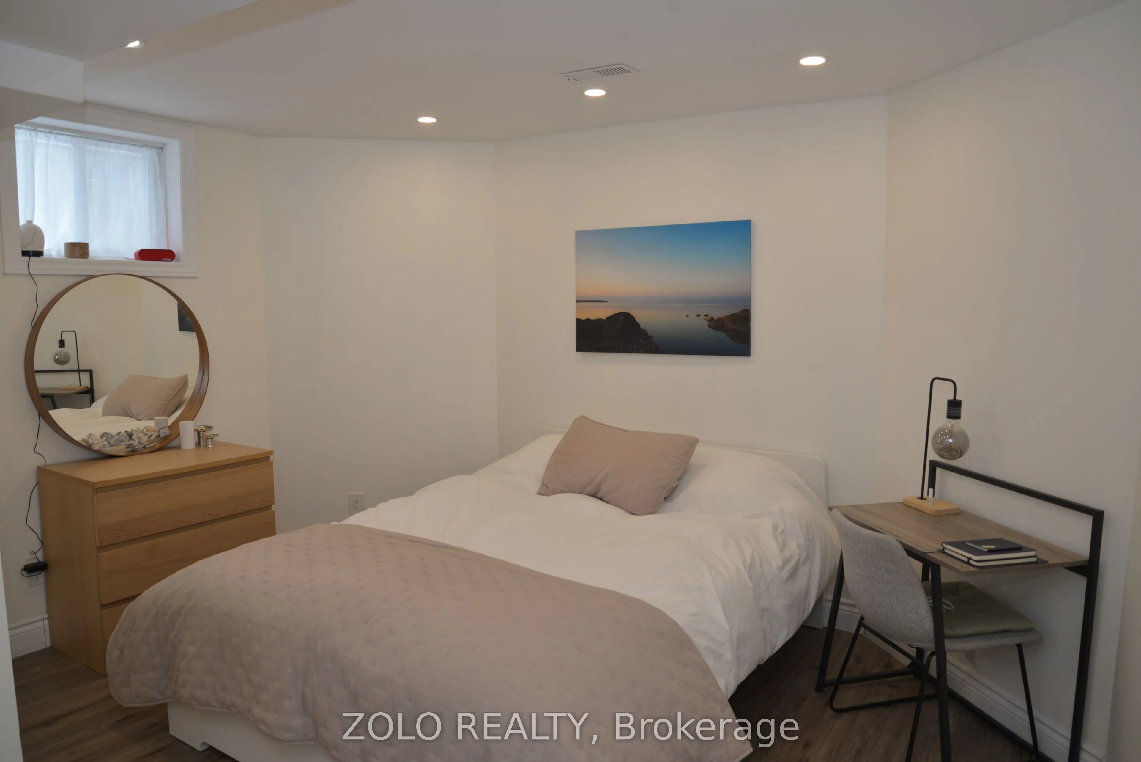32 Amberview Drive, #lower