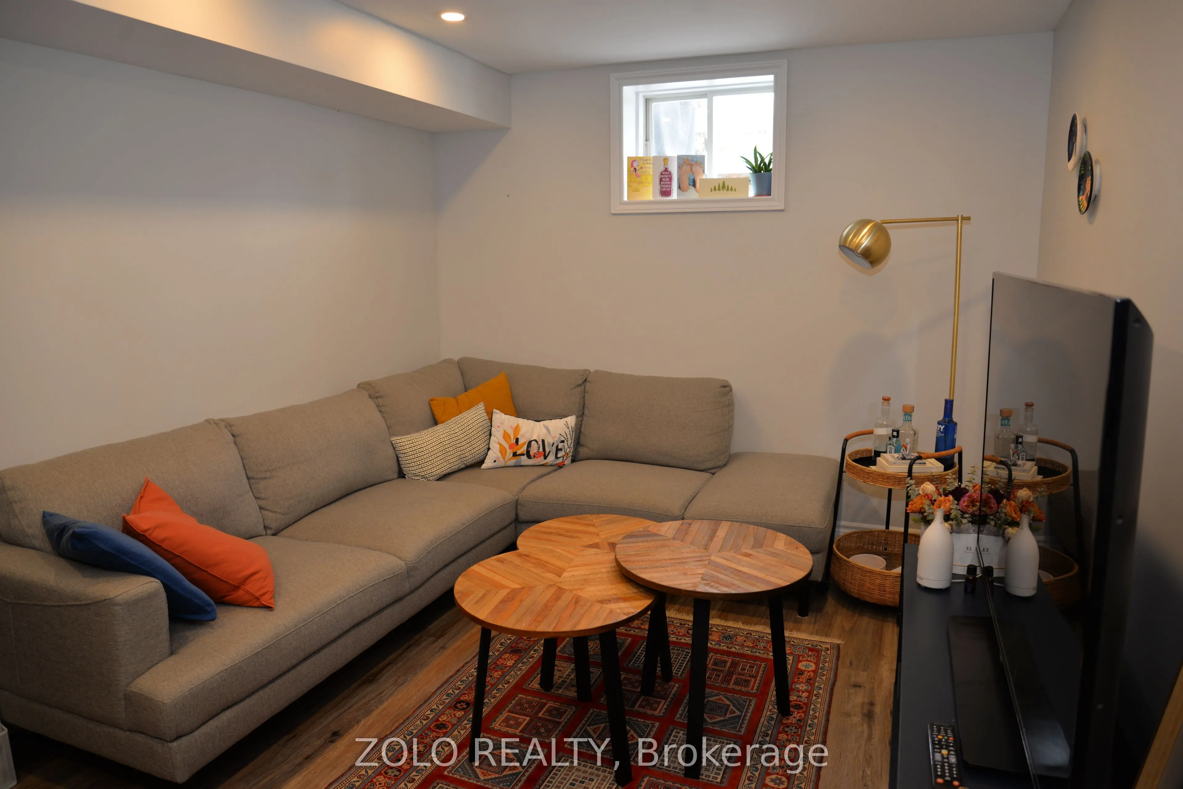 32 Amberview Drive, #lower