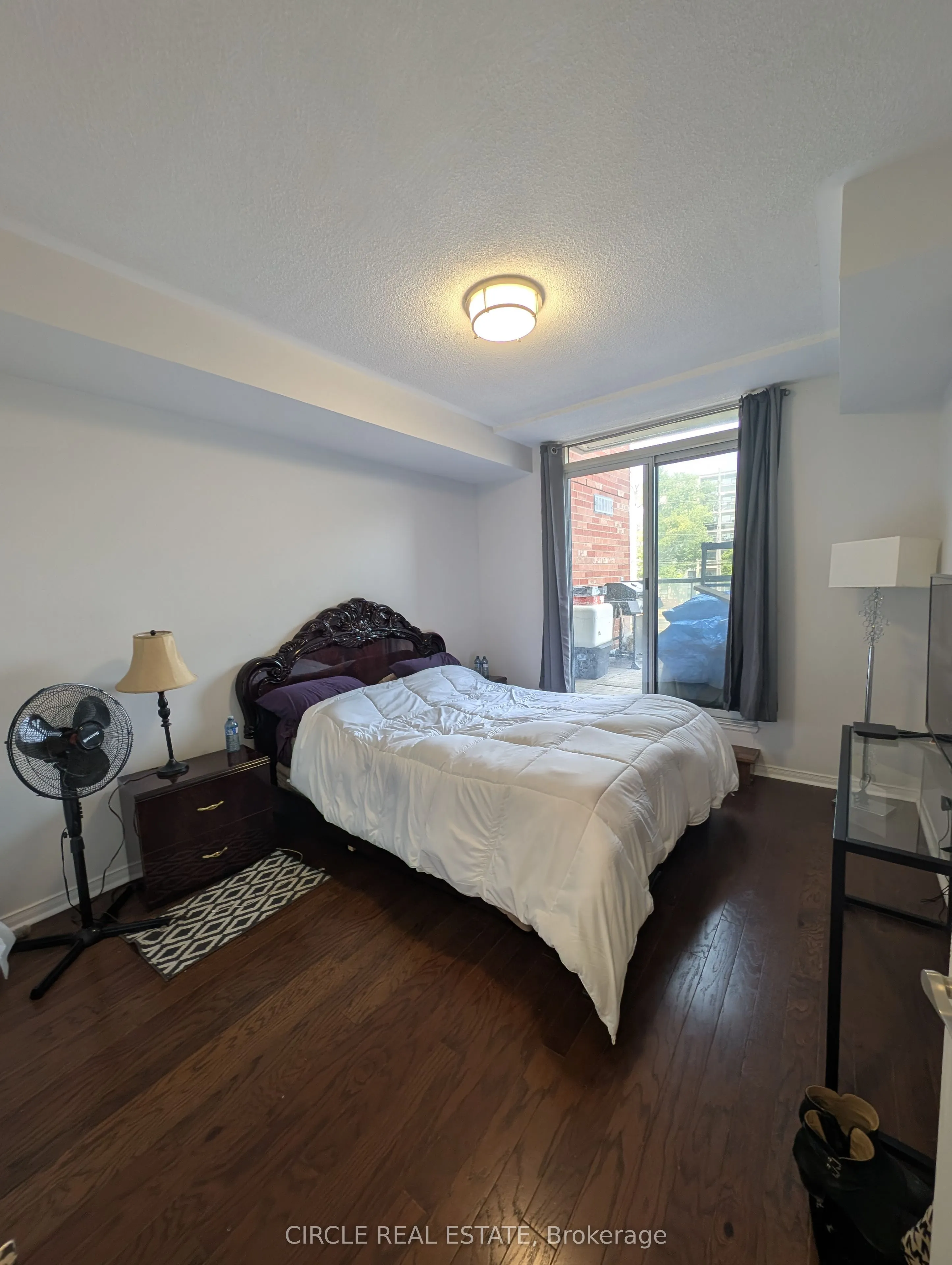 7398 Yonge Street, #112