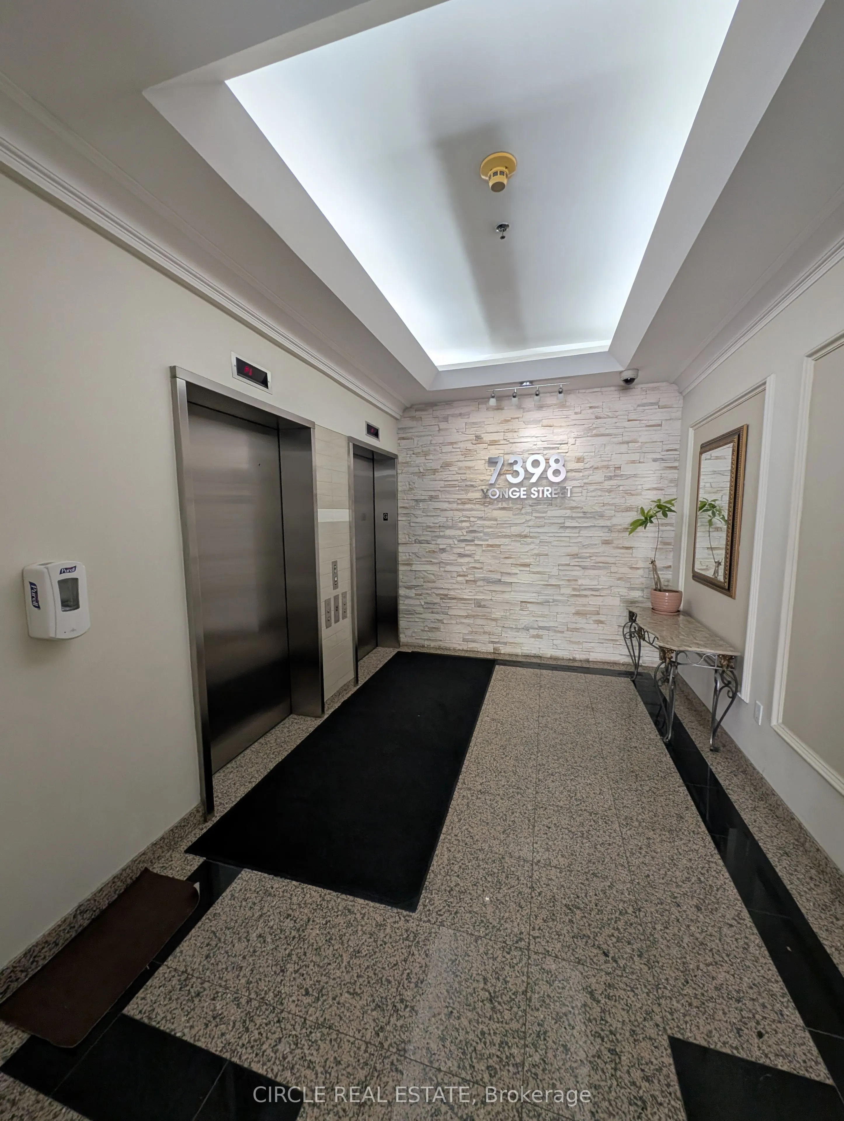 7398 Yonge Street, #112