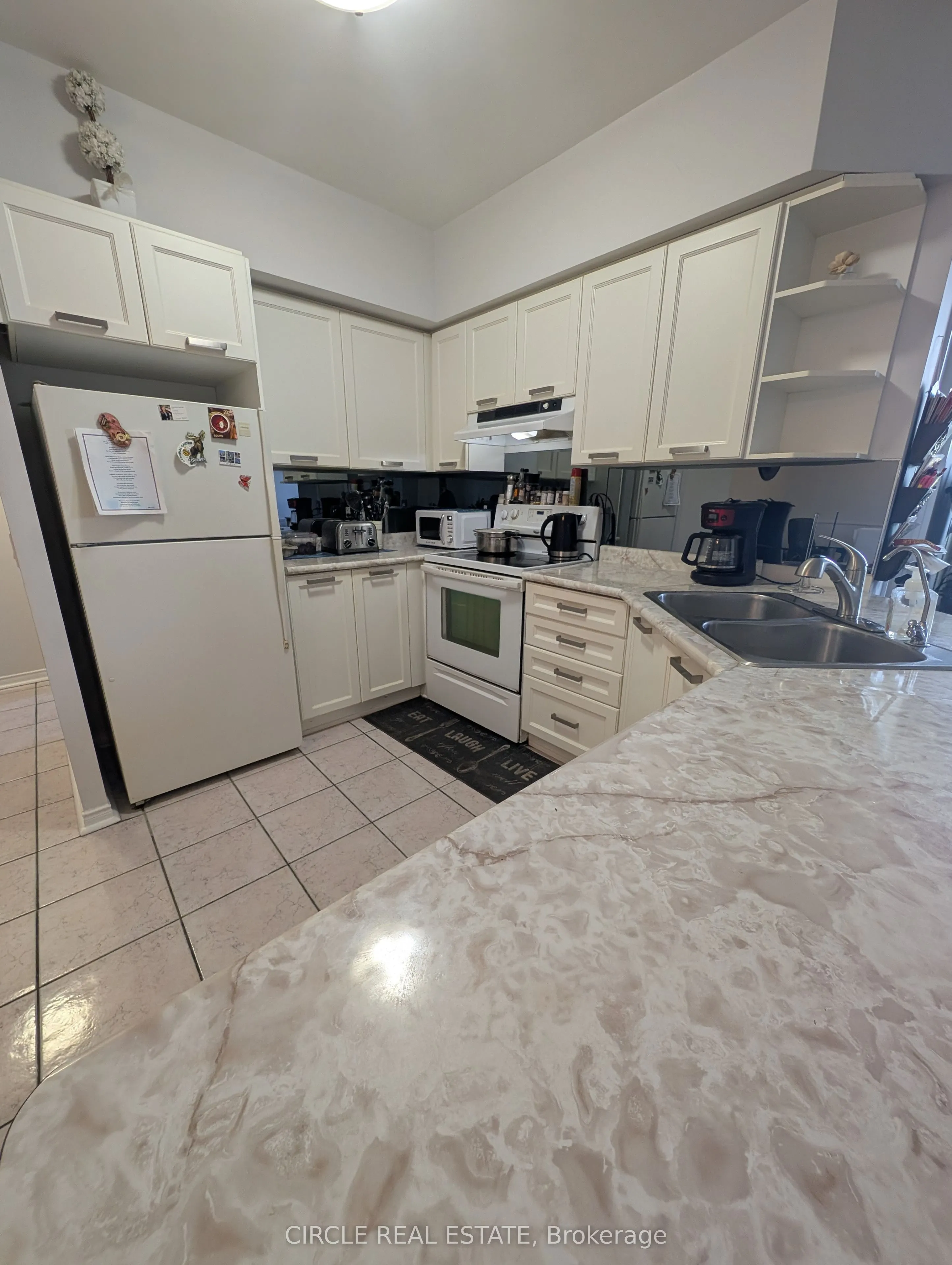 7398 Yonge Street, #112