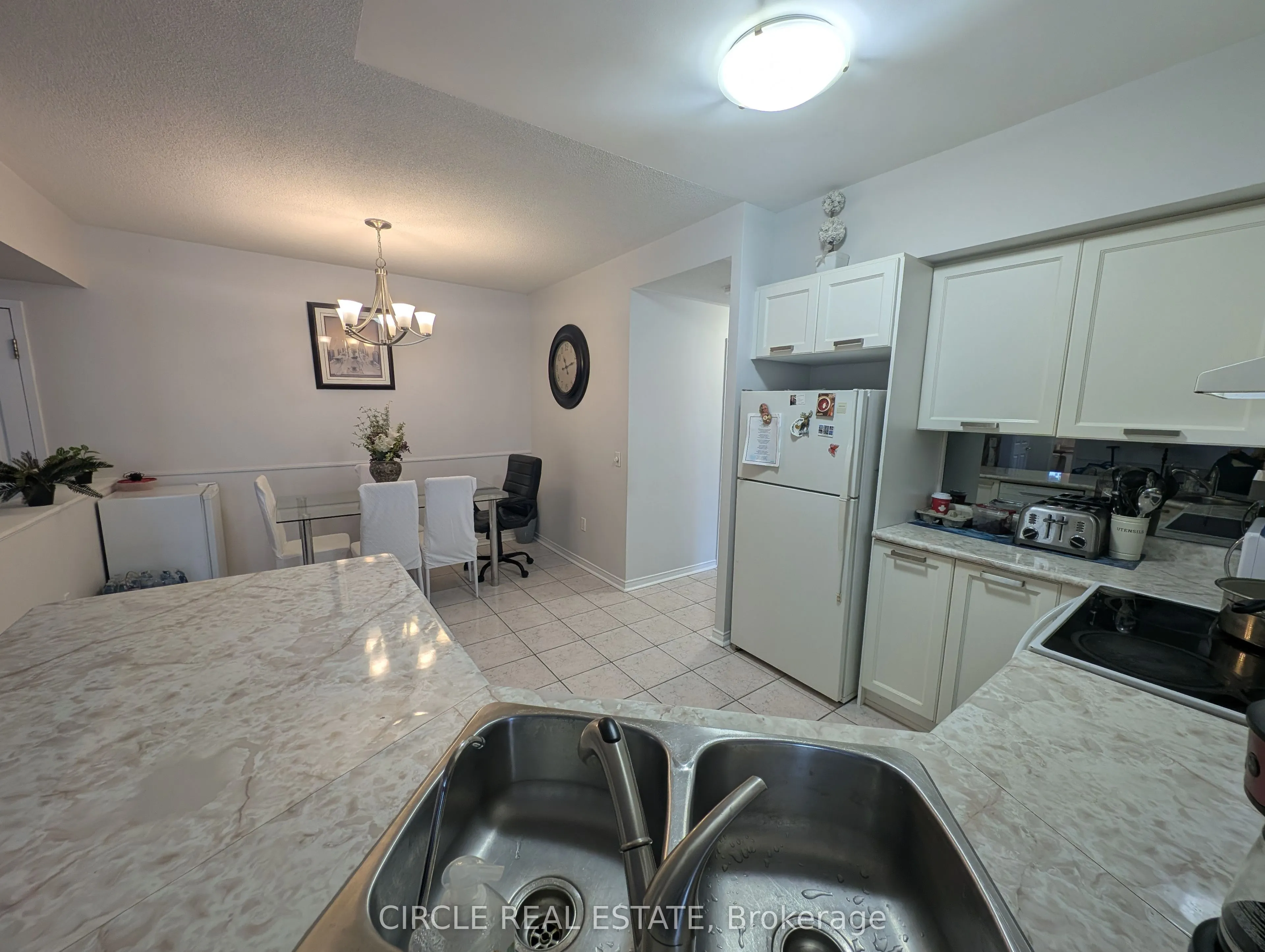 7398 Yonge Street, #112