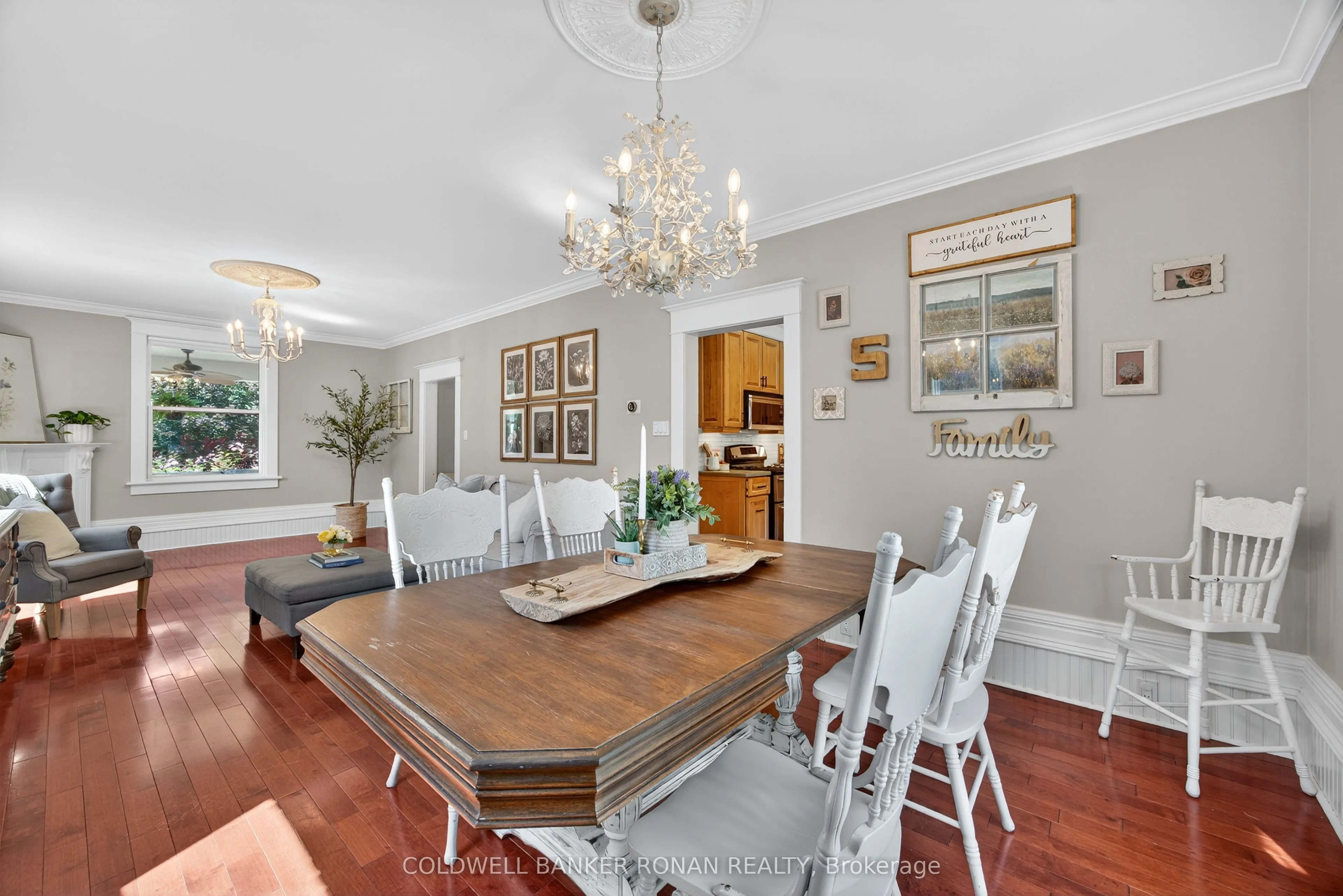 163 Wellington Street W