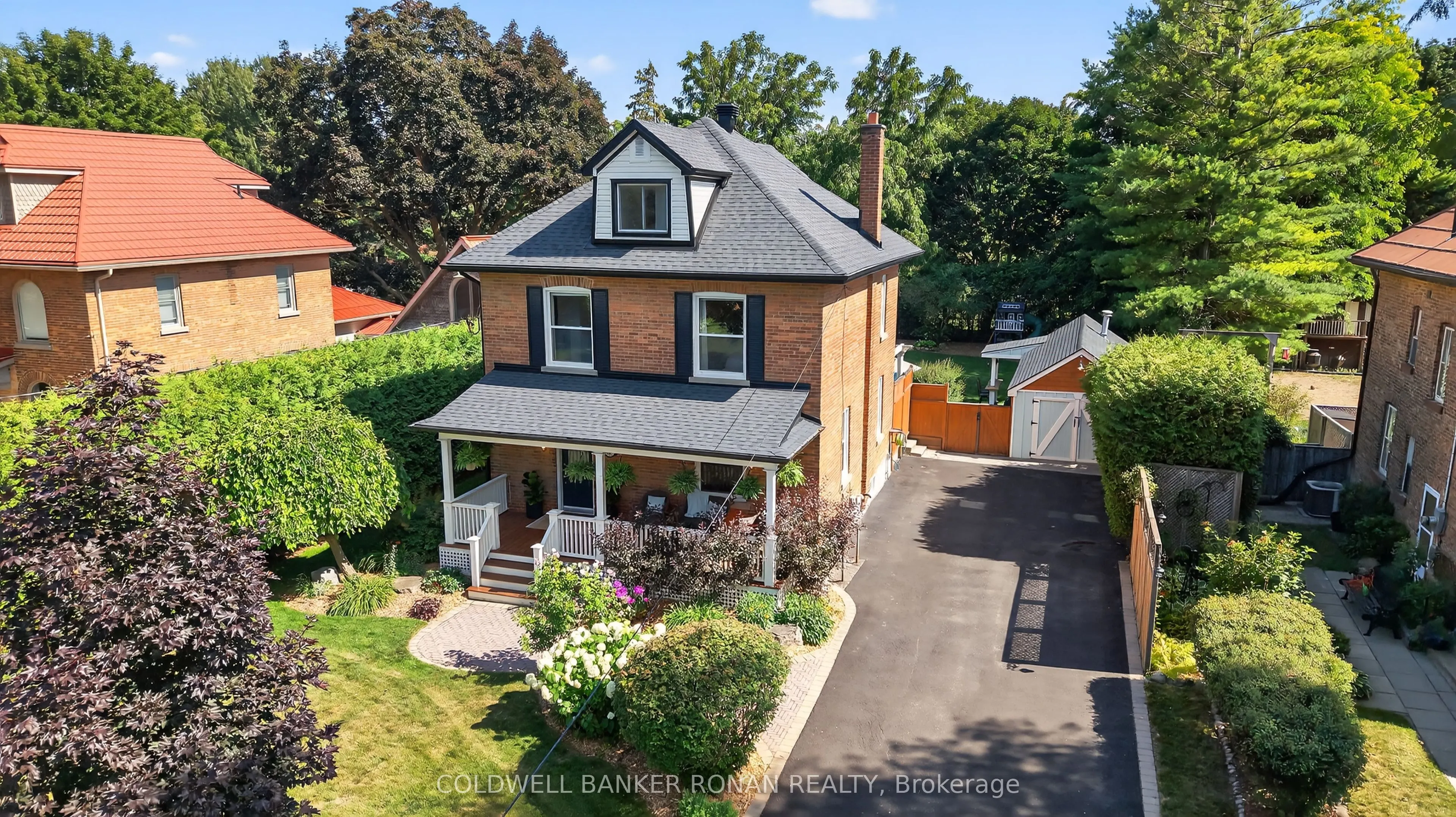 163 Wellington Street W