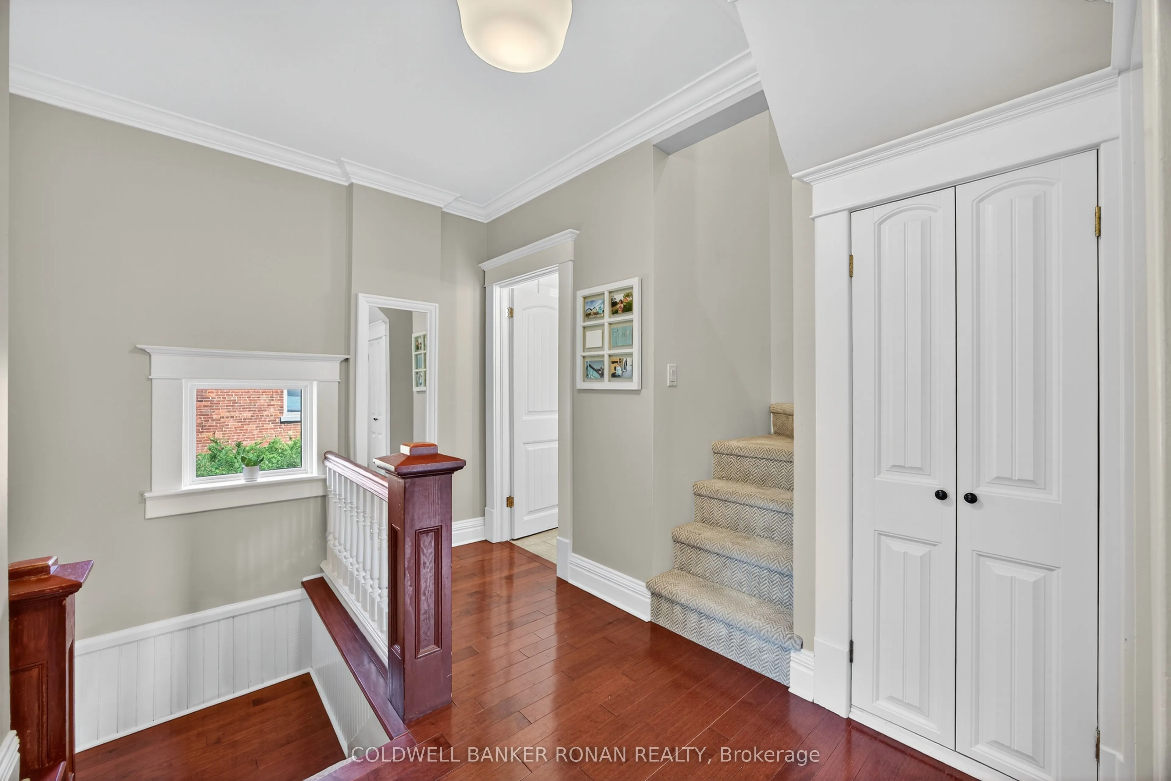 163 Wellington Street W