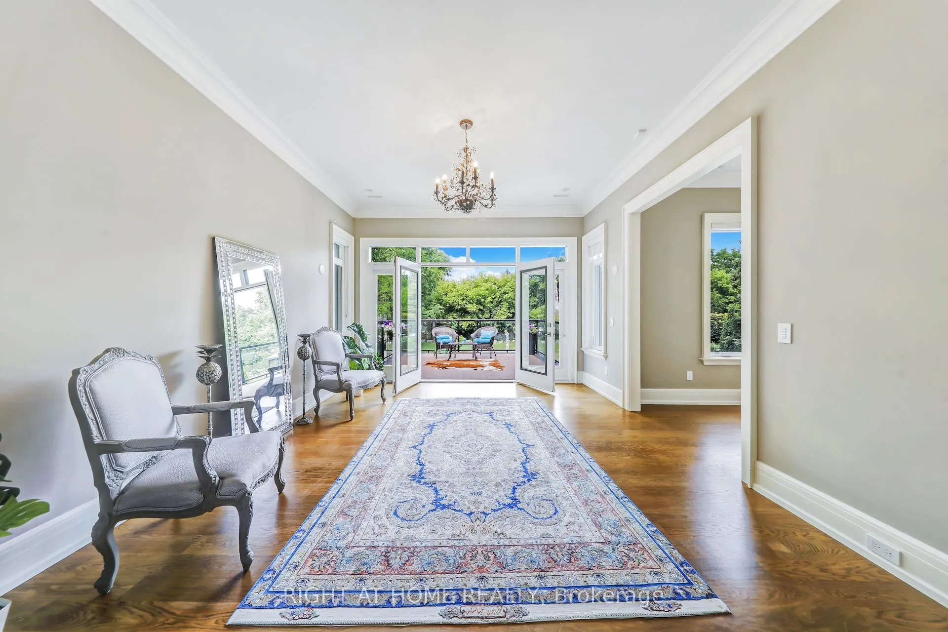 10 Yongeview Avenue
