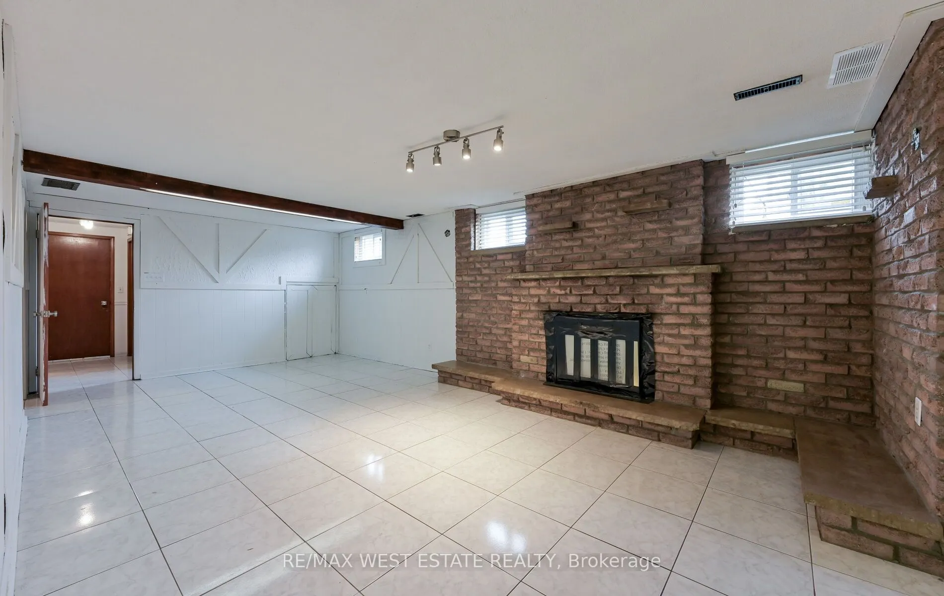 142 Aberdeen Avenue