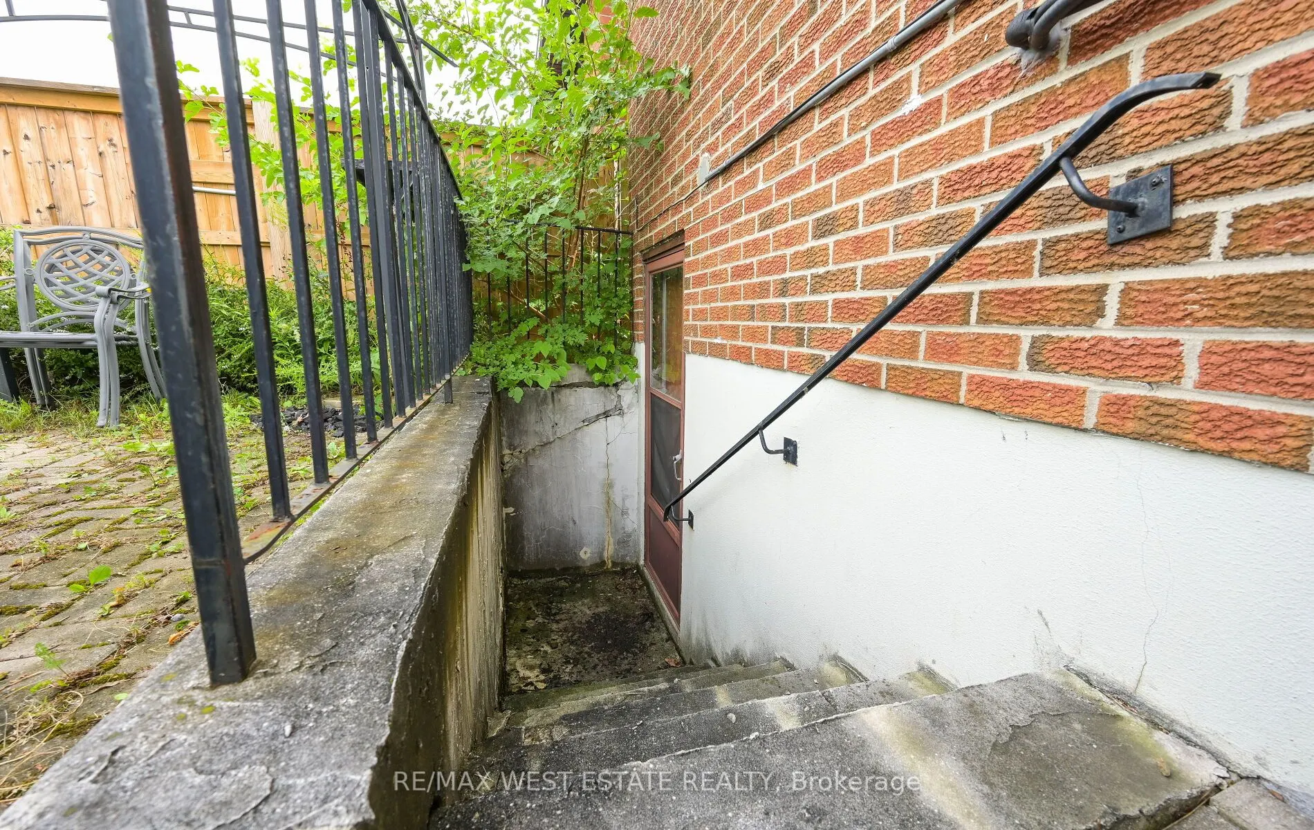 142 Aberdeen Avenue