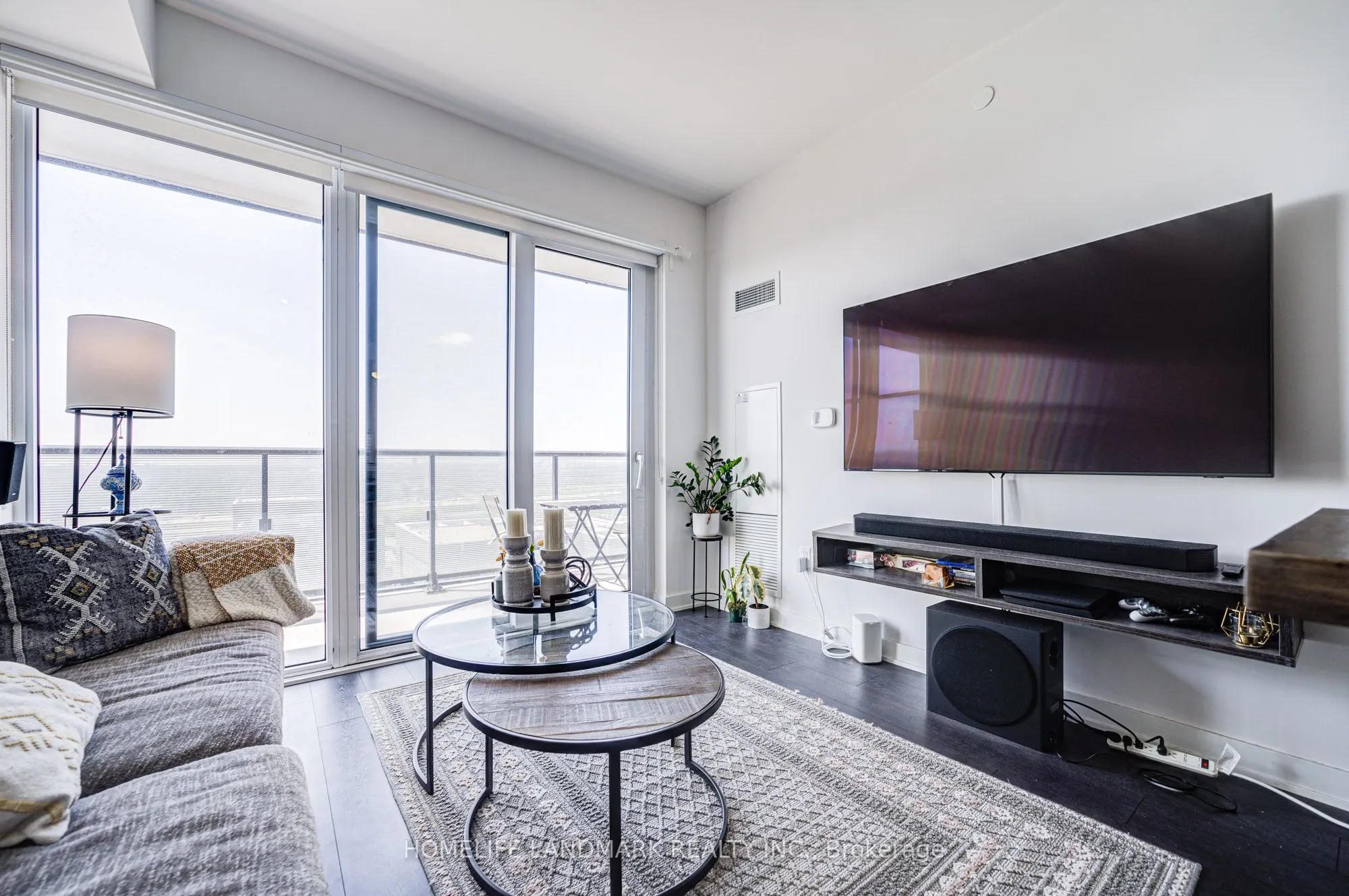 105 Oneida Crescent, #2709