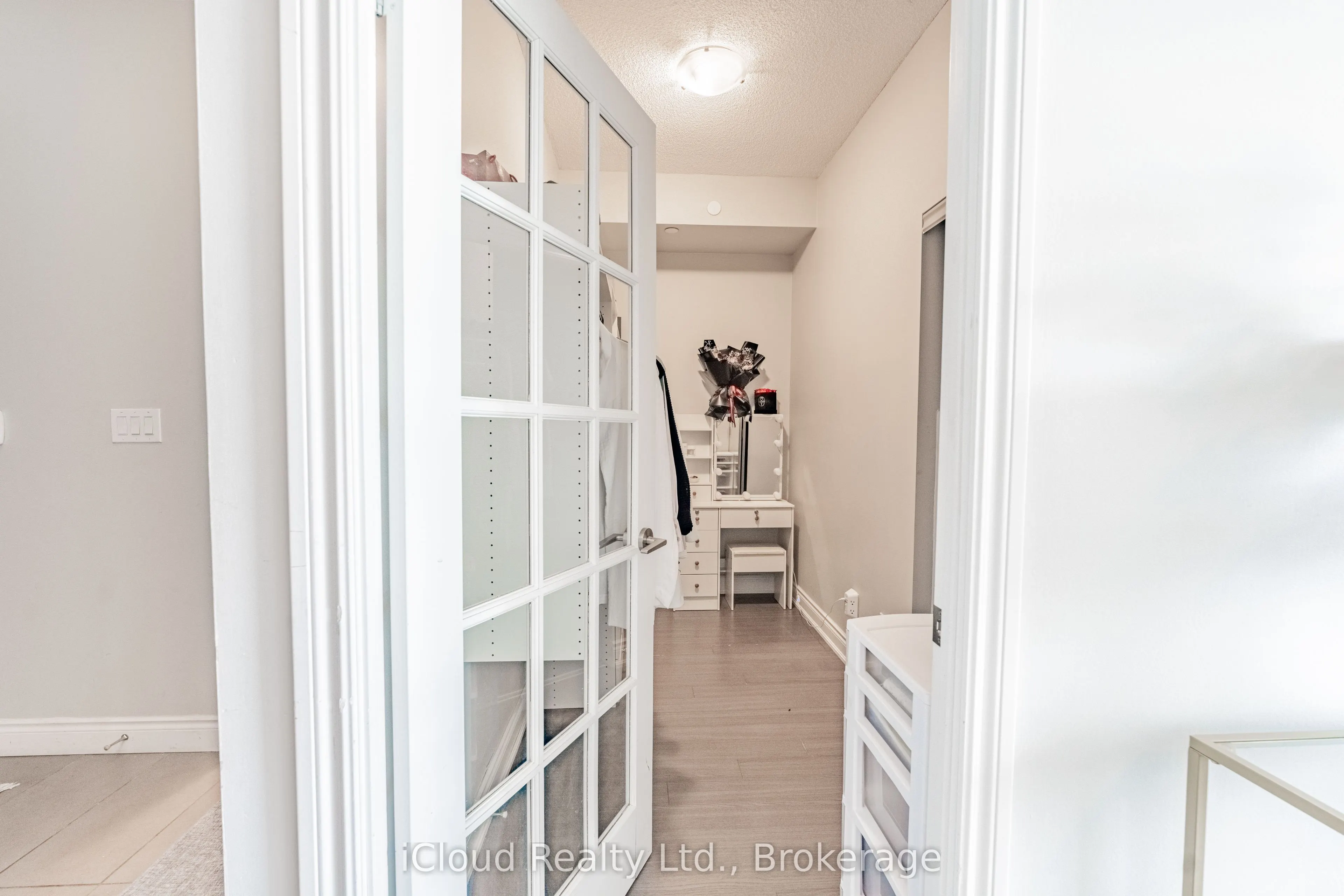 277 South Park Road, #609
