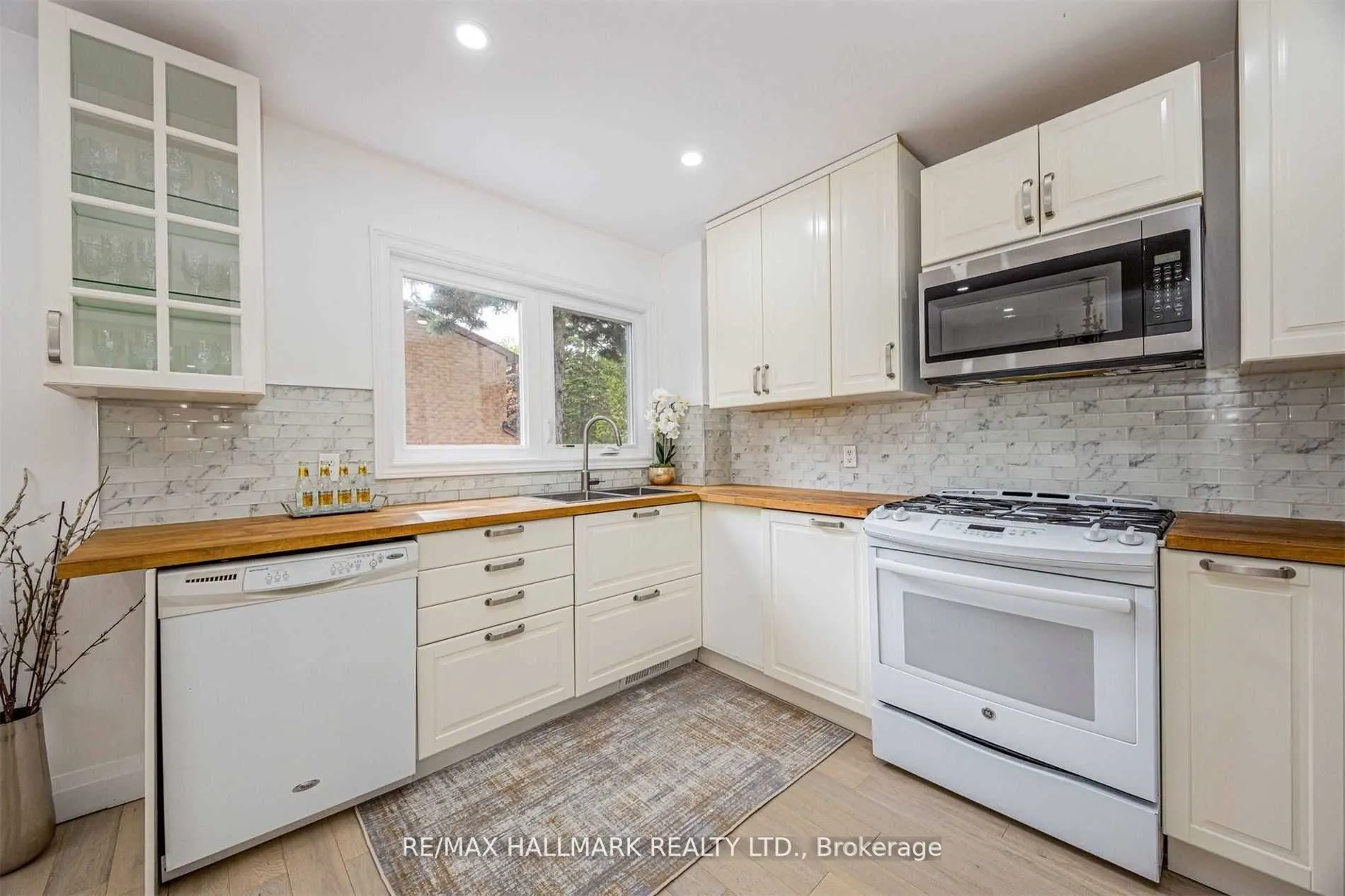 131 Cottonwood Court, #Main