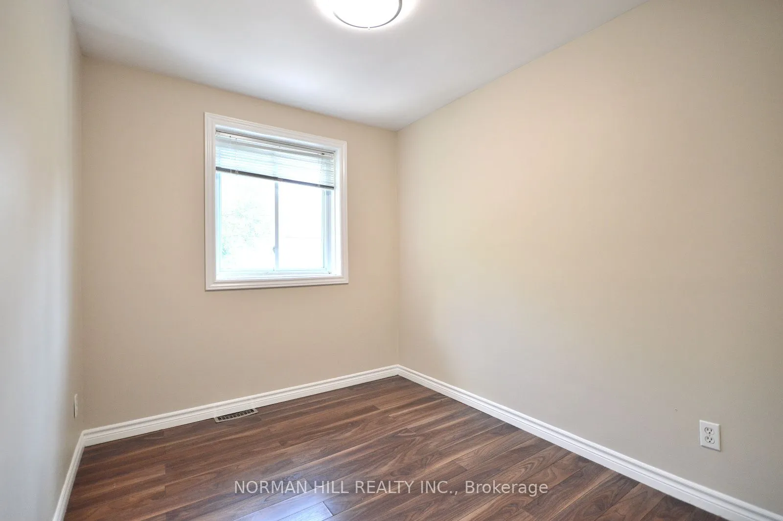 41 Newbury Drive, #Main Floor