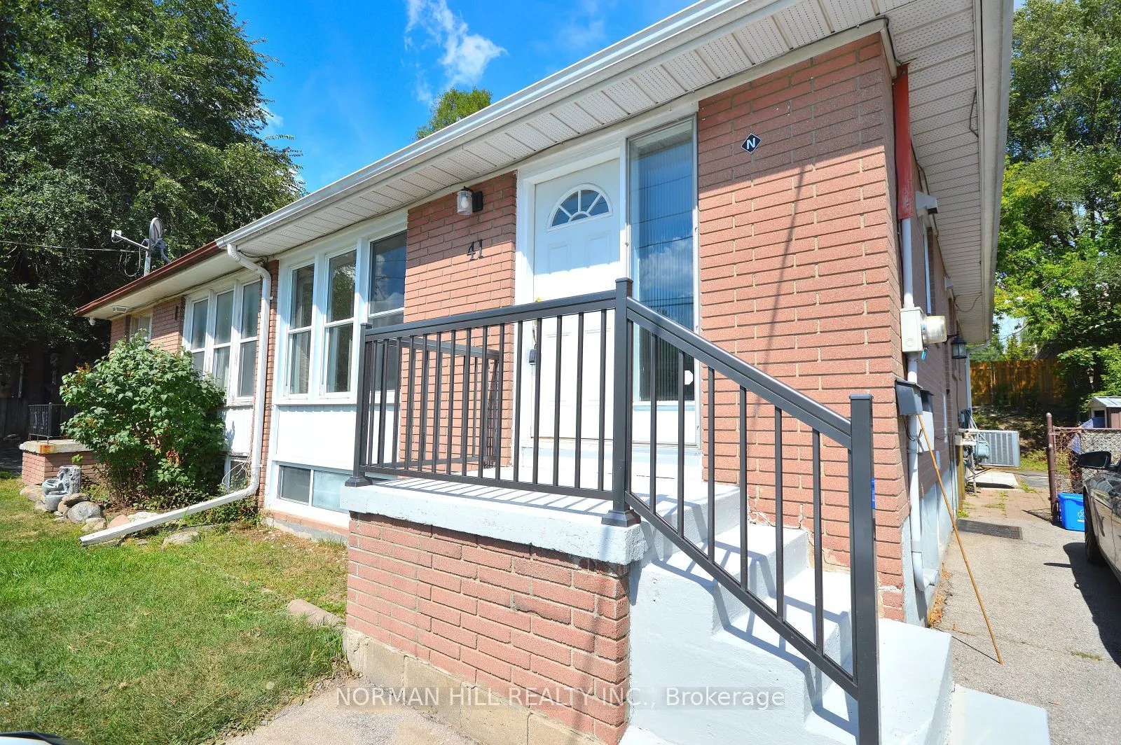 41 Newbury Drive, #Main Floor