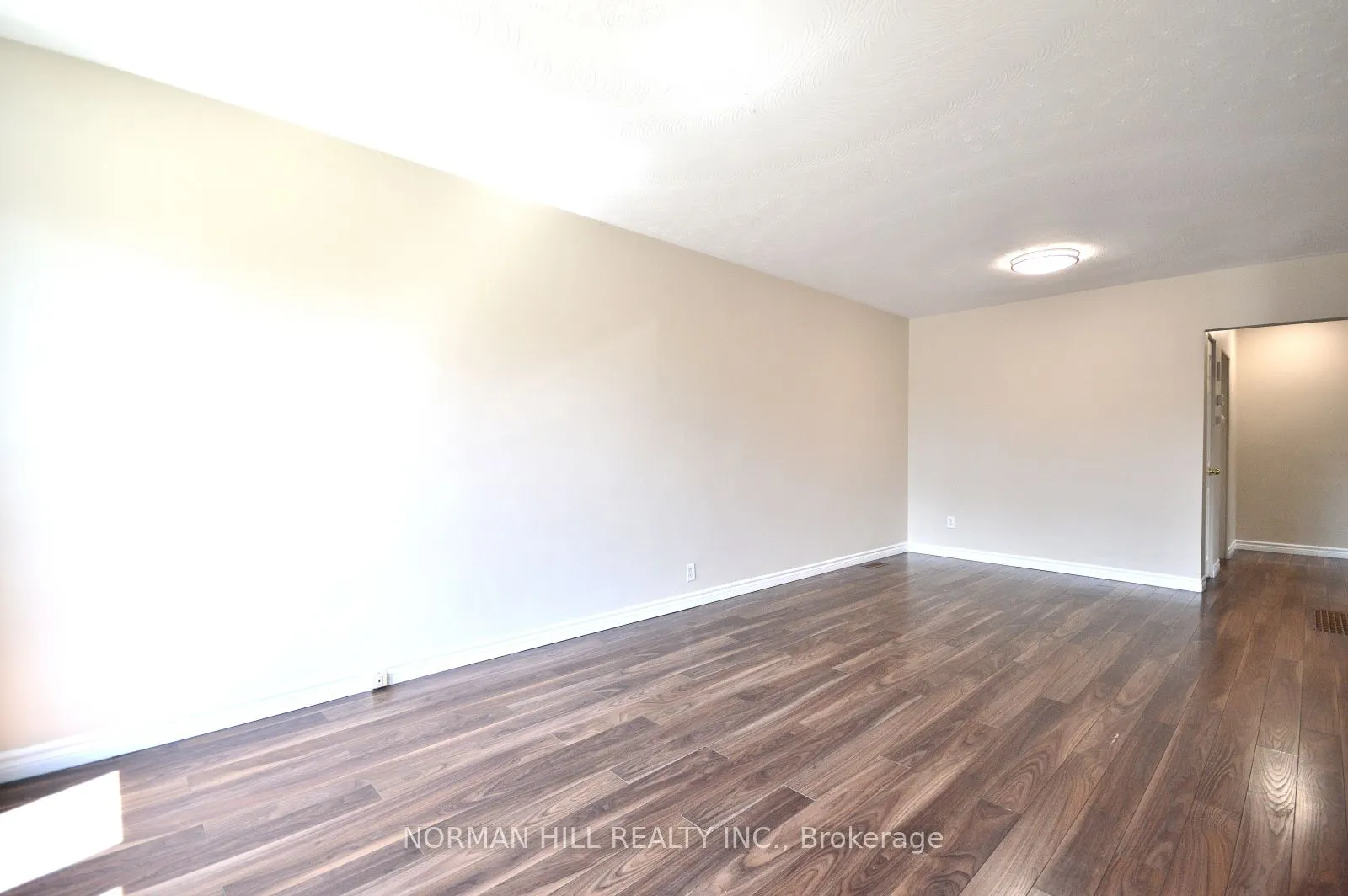 41 Newbury Drive, #Main Floor