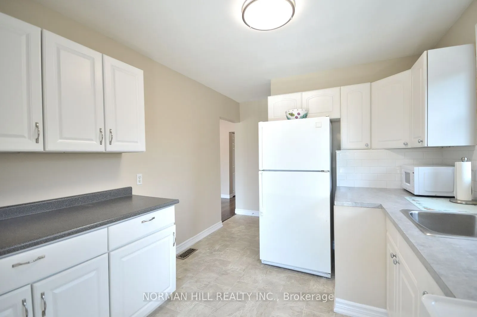 41 Newbury Drive, #Main Floor