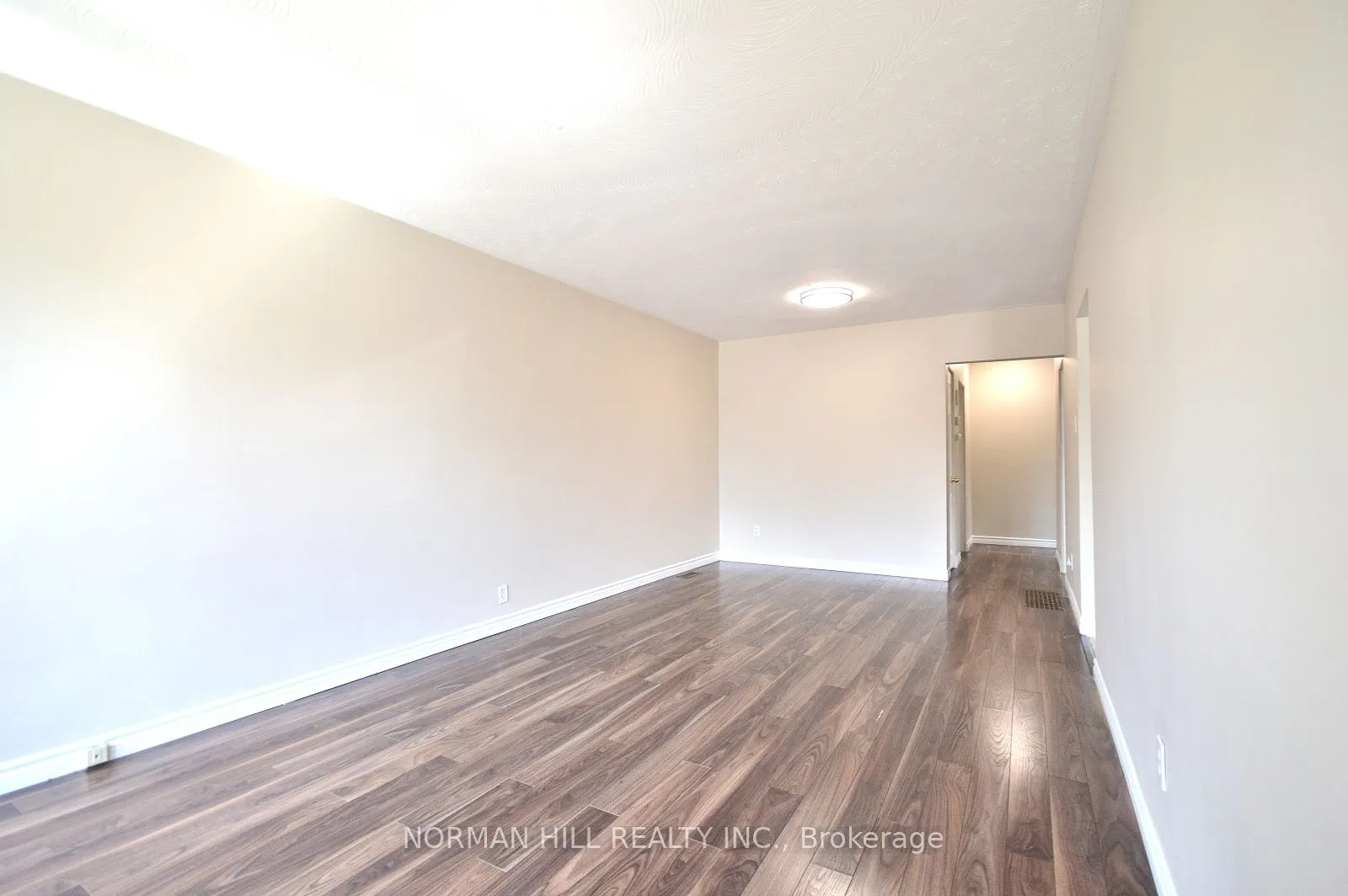 41 Newbury Drive, #Main Floor