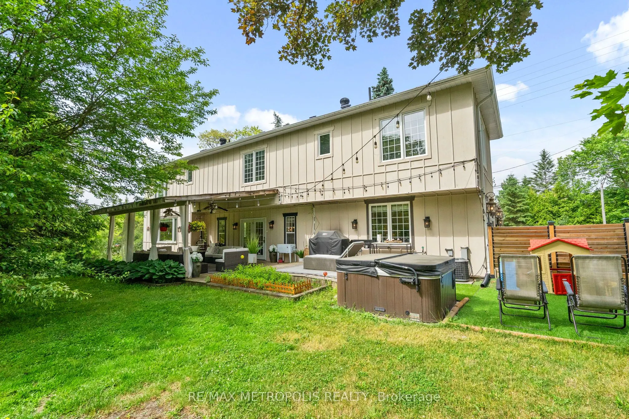 14537 Woodbine Avenue