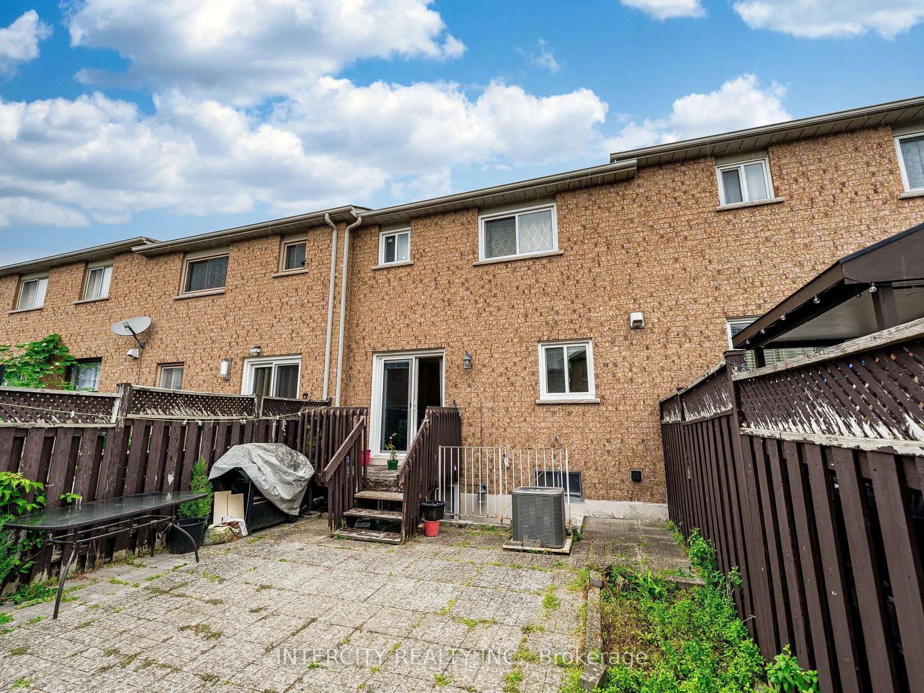 8 Wedgewood Place