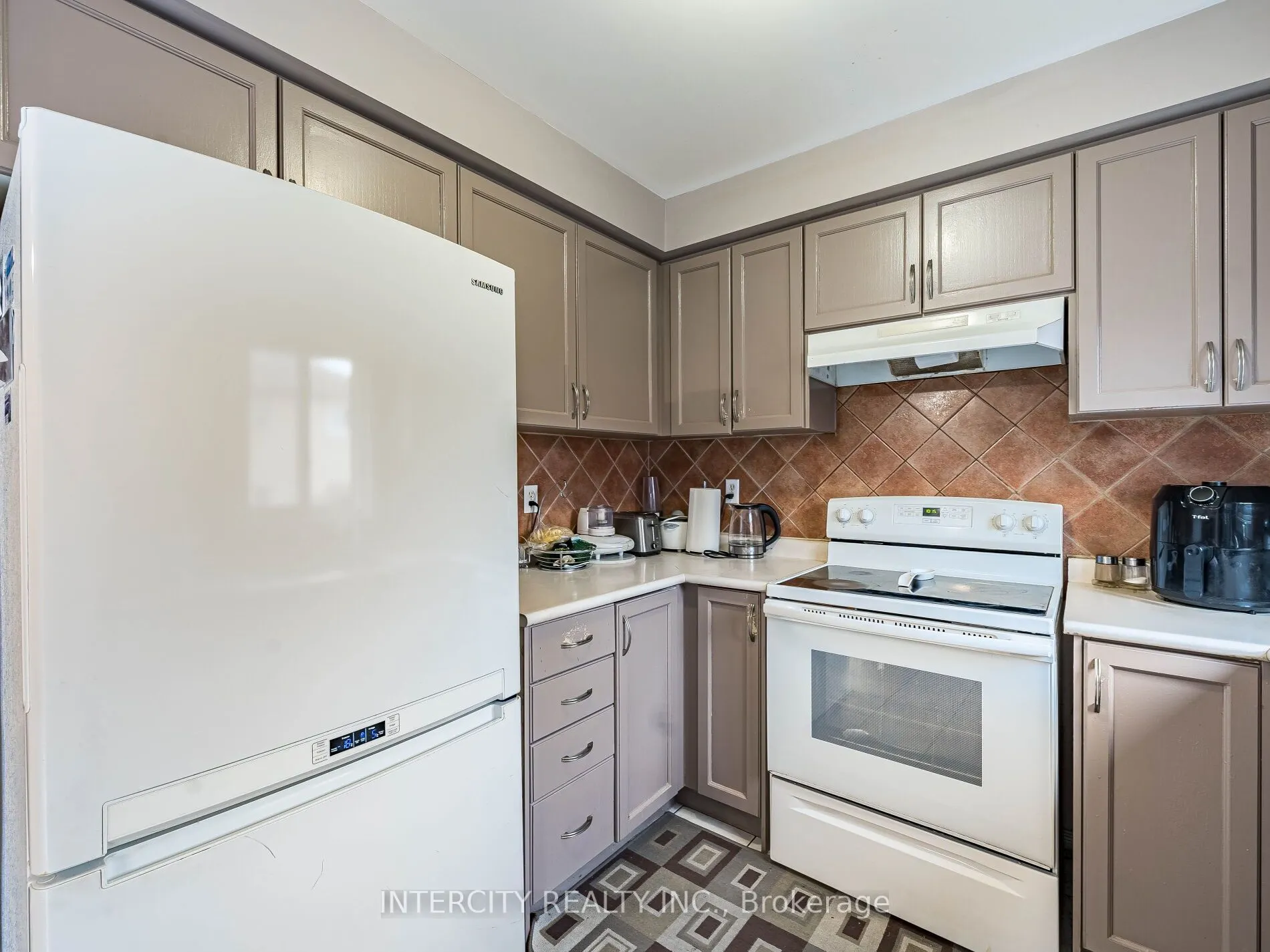 8 Wedgewood Place