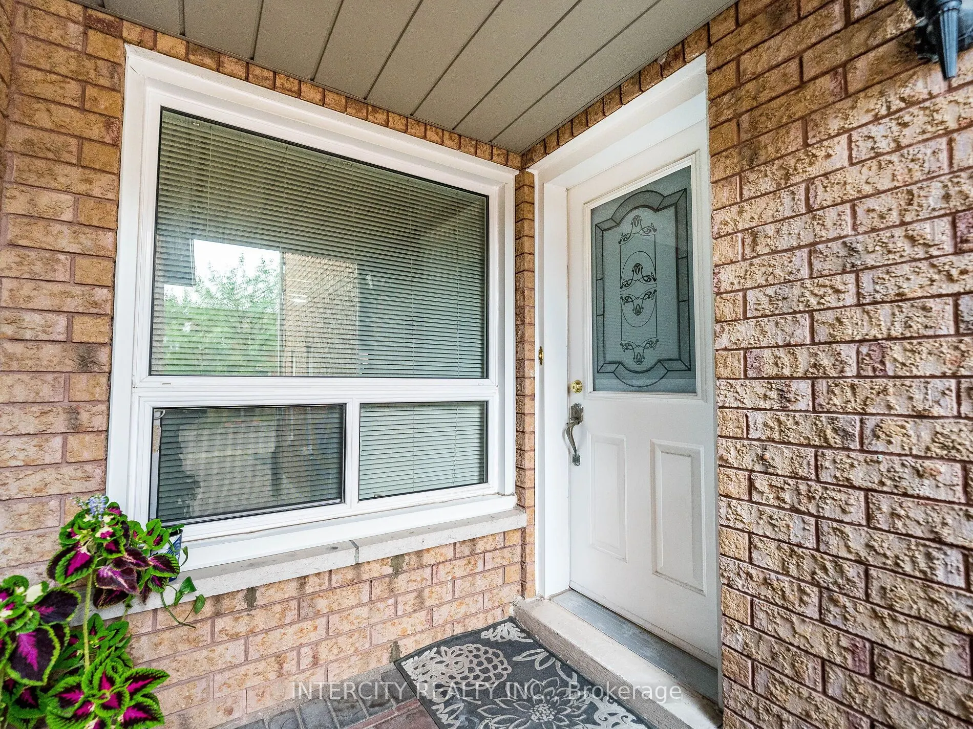 8 Wedgewood Place