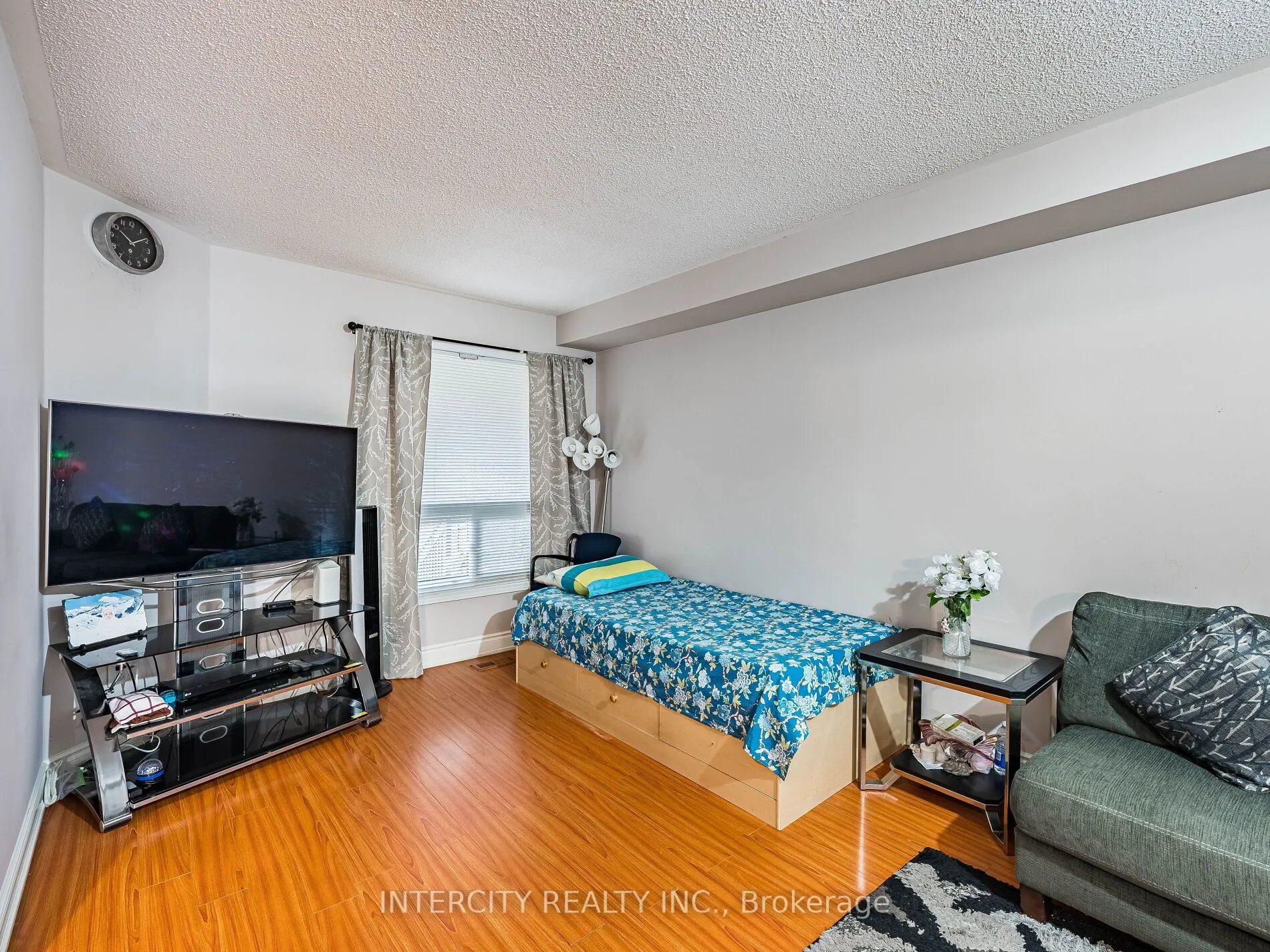 8 Wedgewood Place