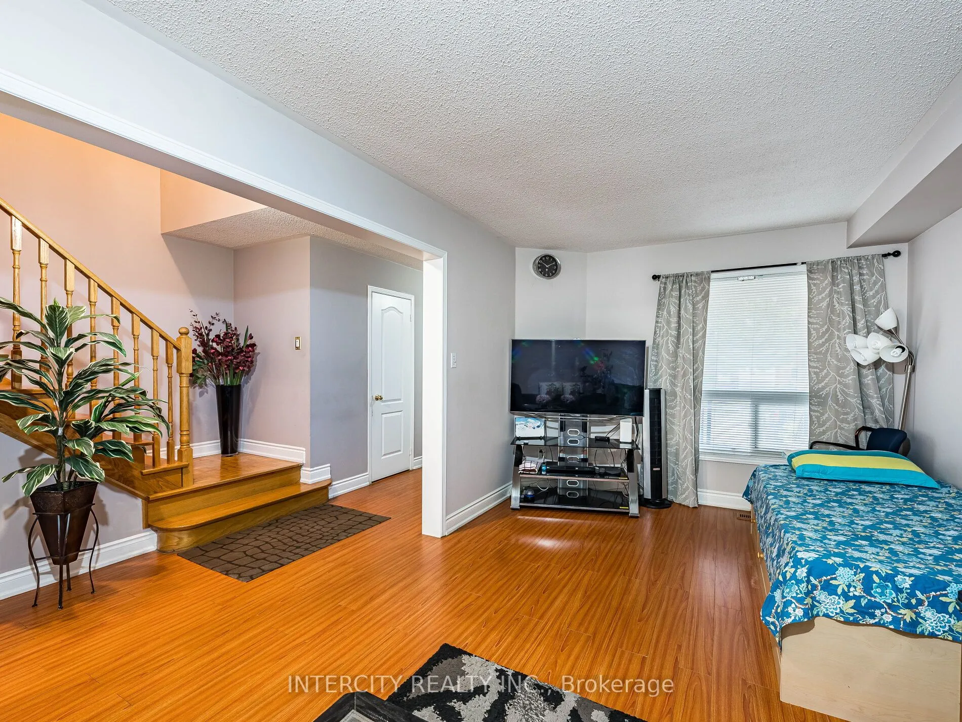8 Wedgewood Place