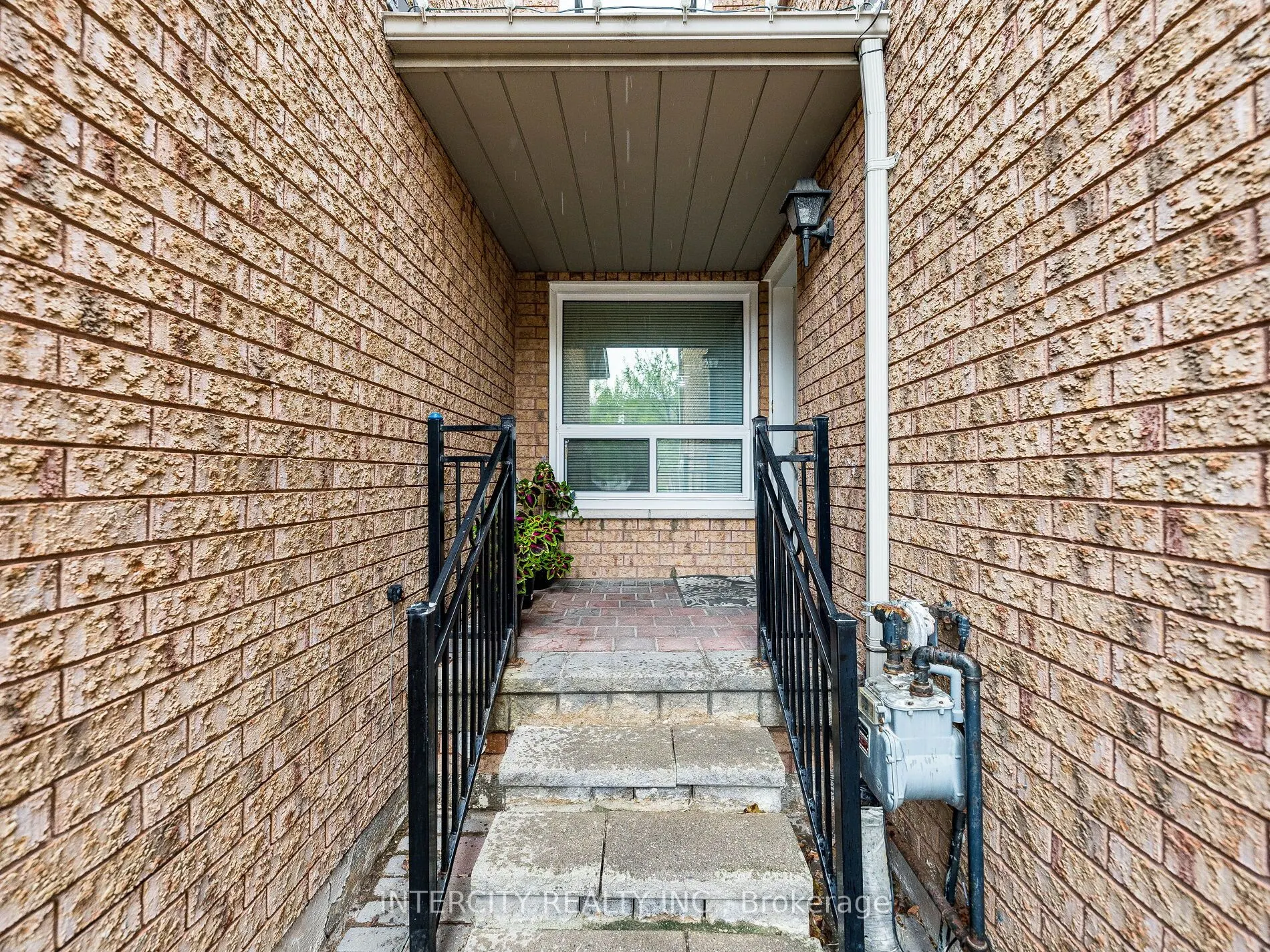 8 Wedgewood Place