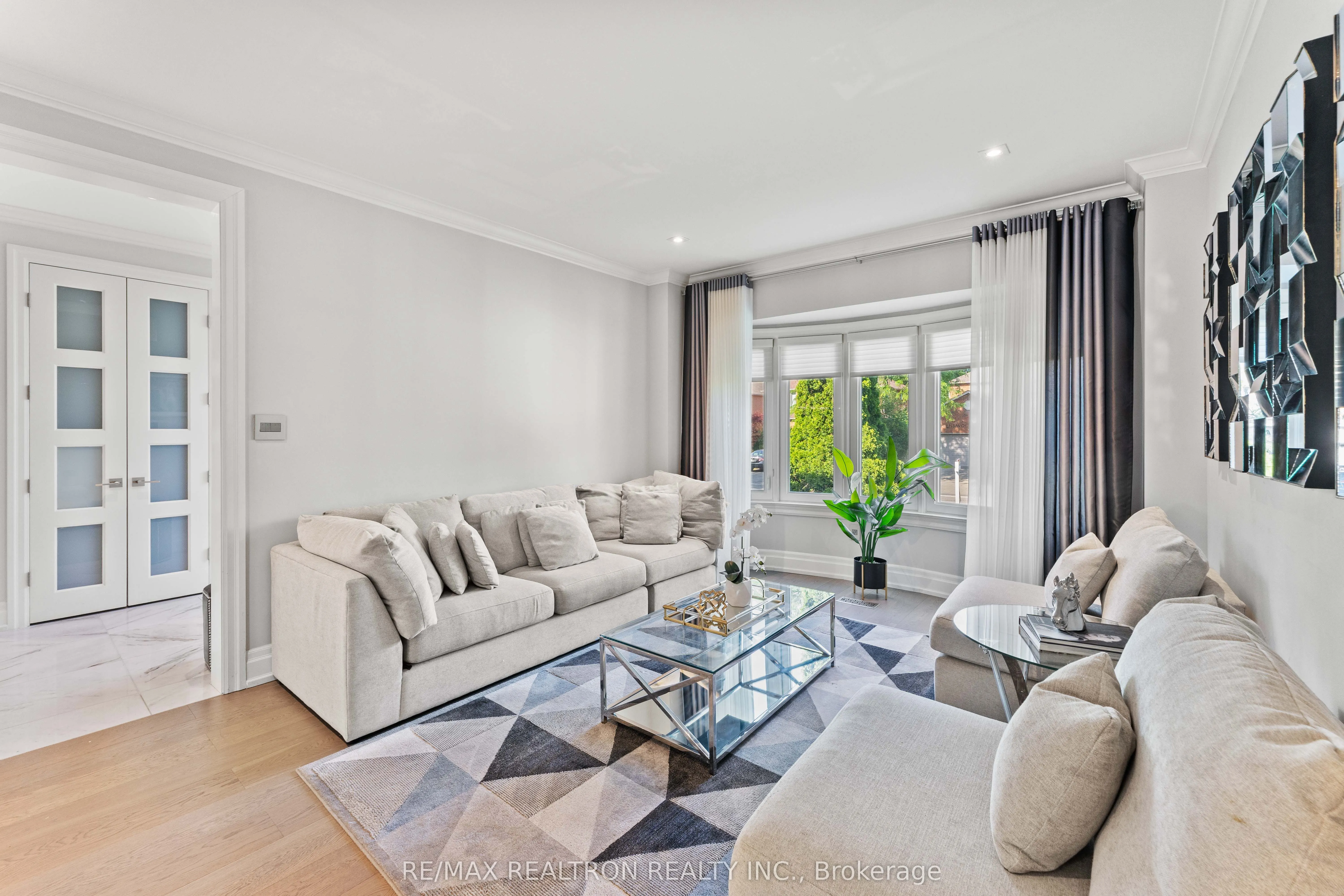 90 Savoy Crescent