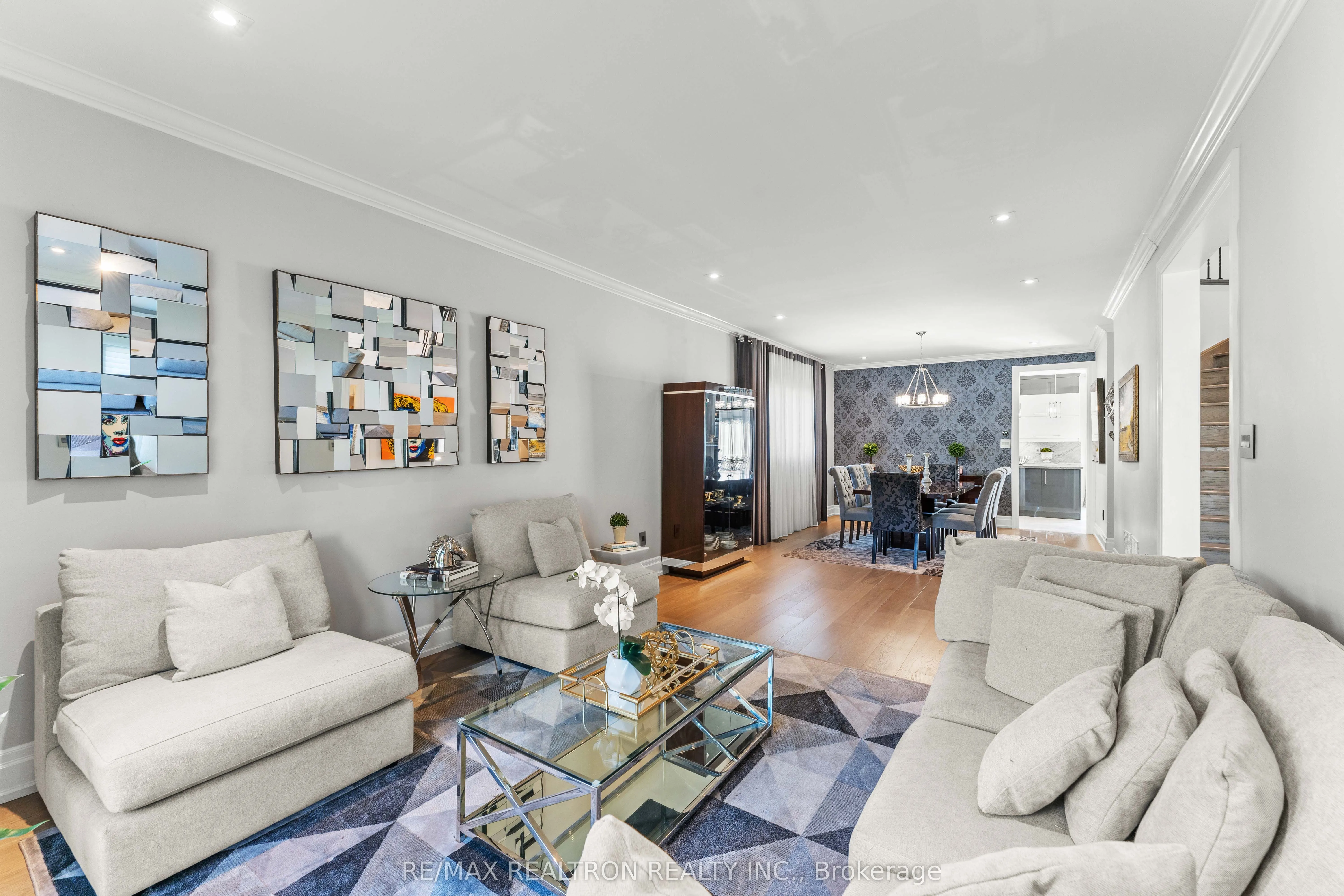 90 Savoy Crescent
