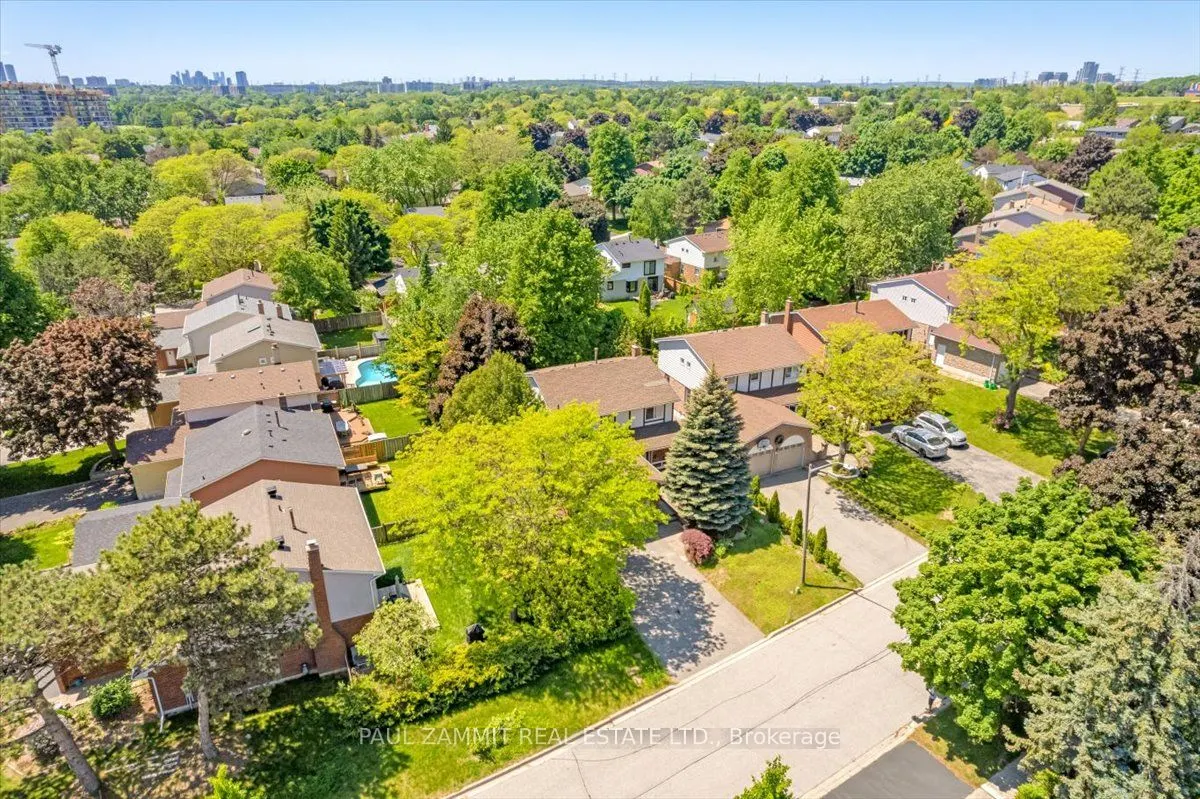 70 Braeburn Drive